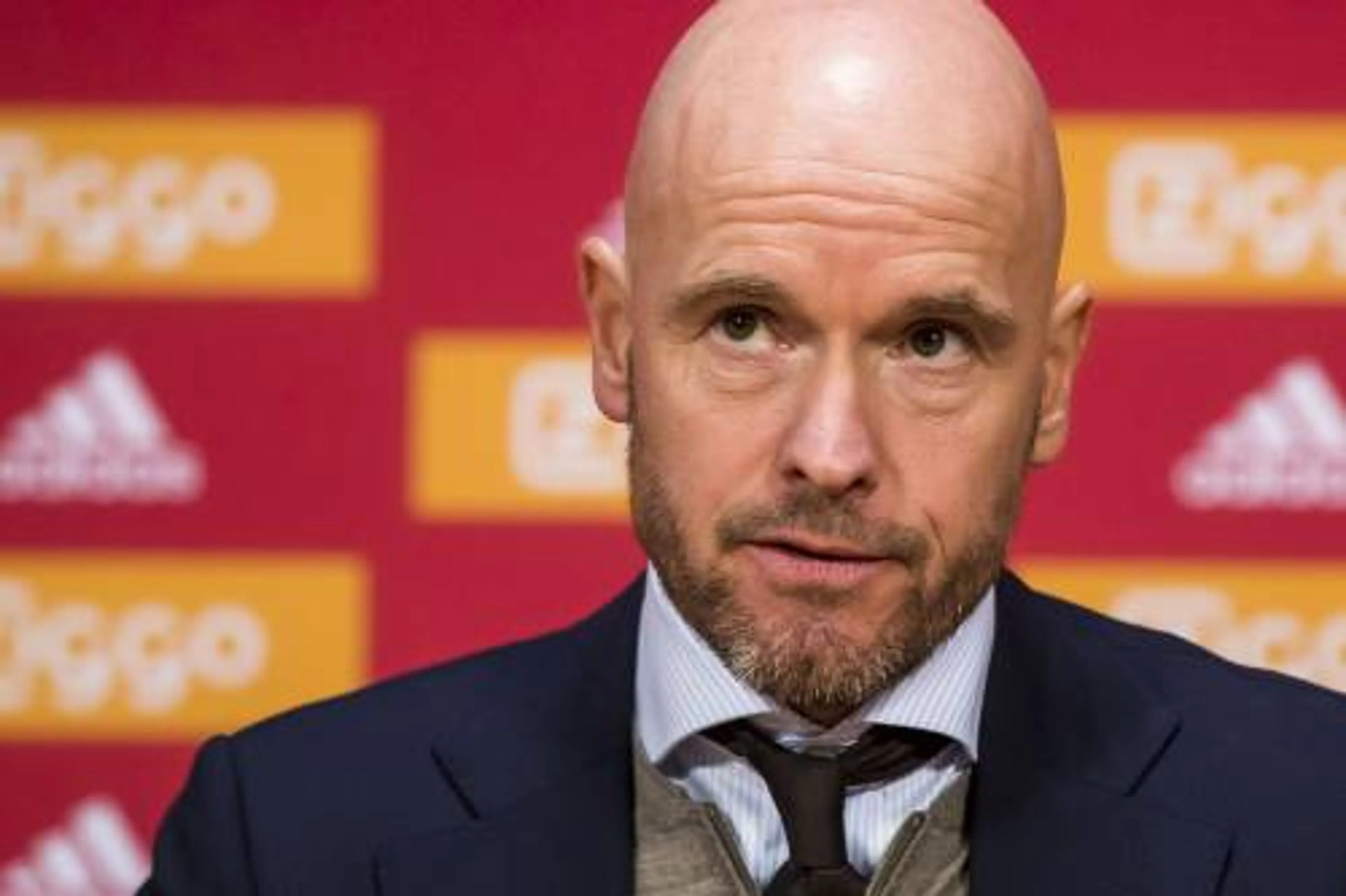 Ten Hag baalt van tweede helft Ajax