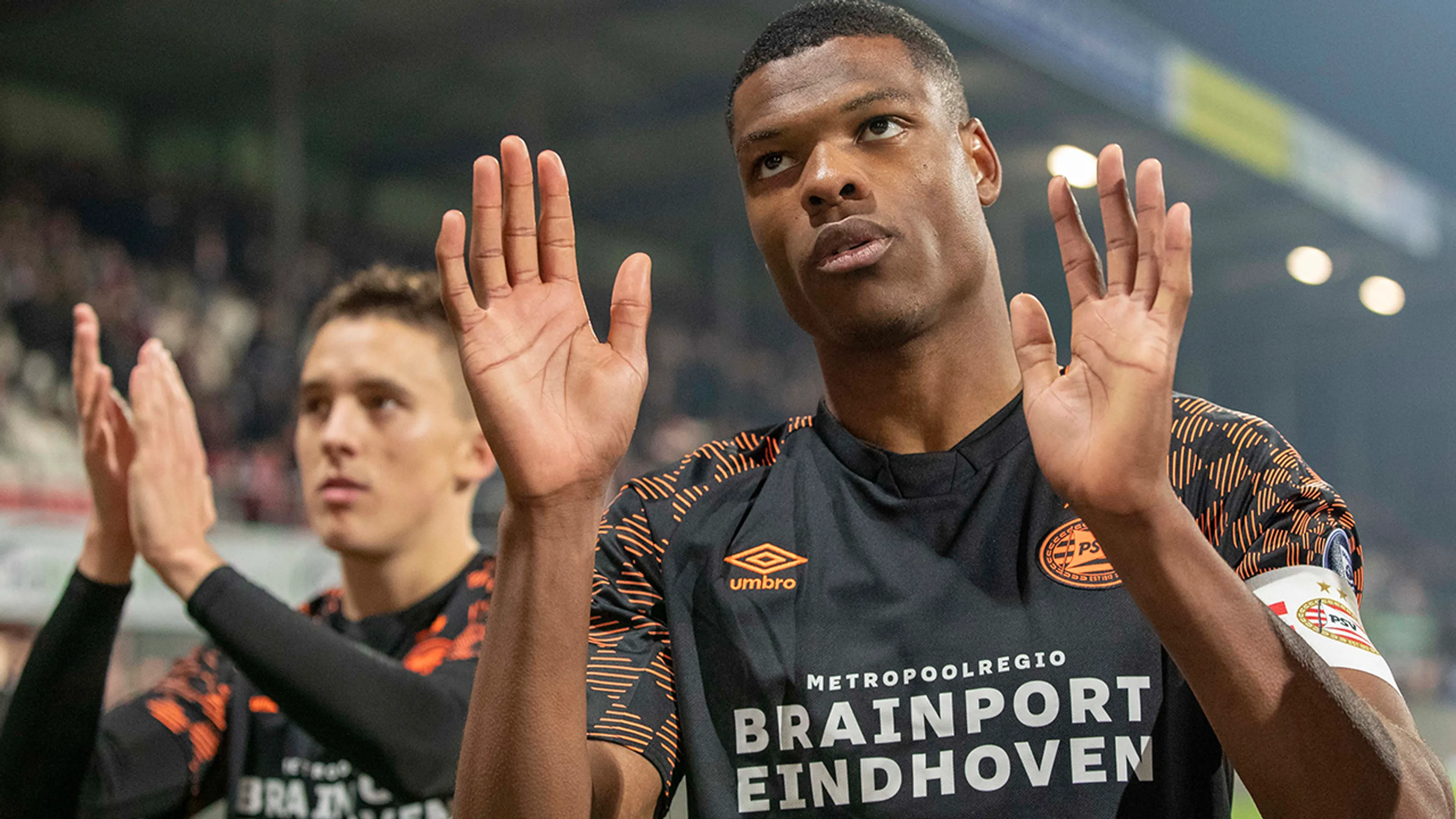 PSV-aanvoerder Dumfries: 'Het moet ophouden'