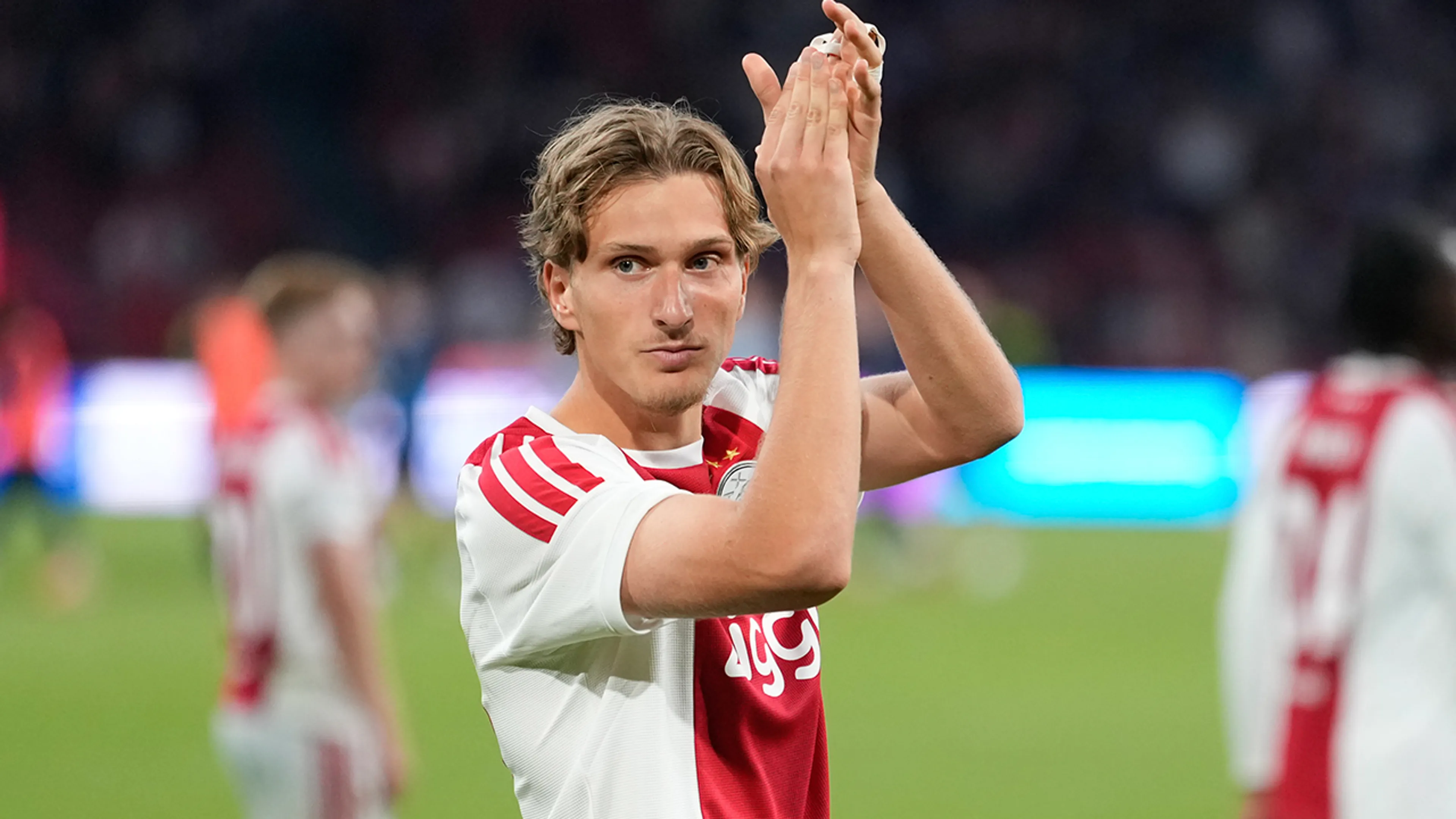 Zaakwaarnemer Mika Godts komt met duidelijkheid over zijn absentie tegen PEC Zwolle