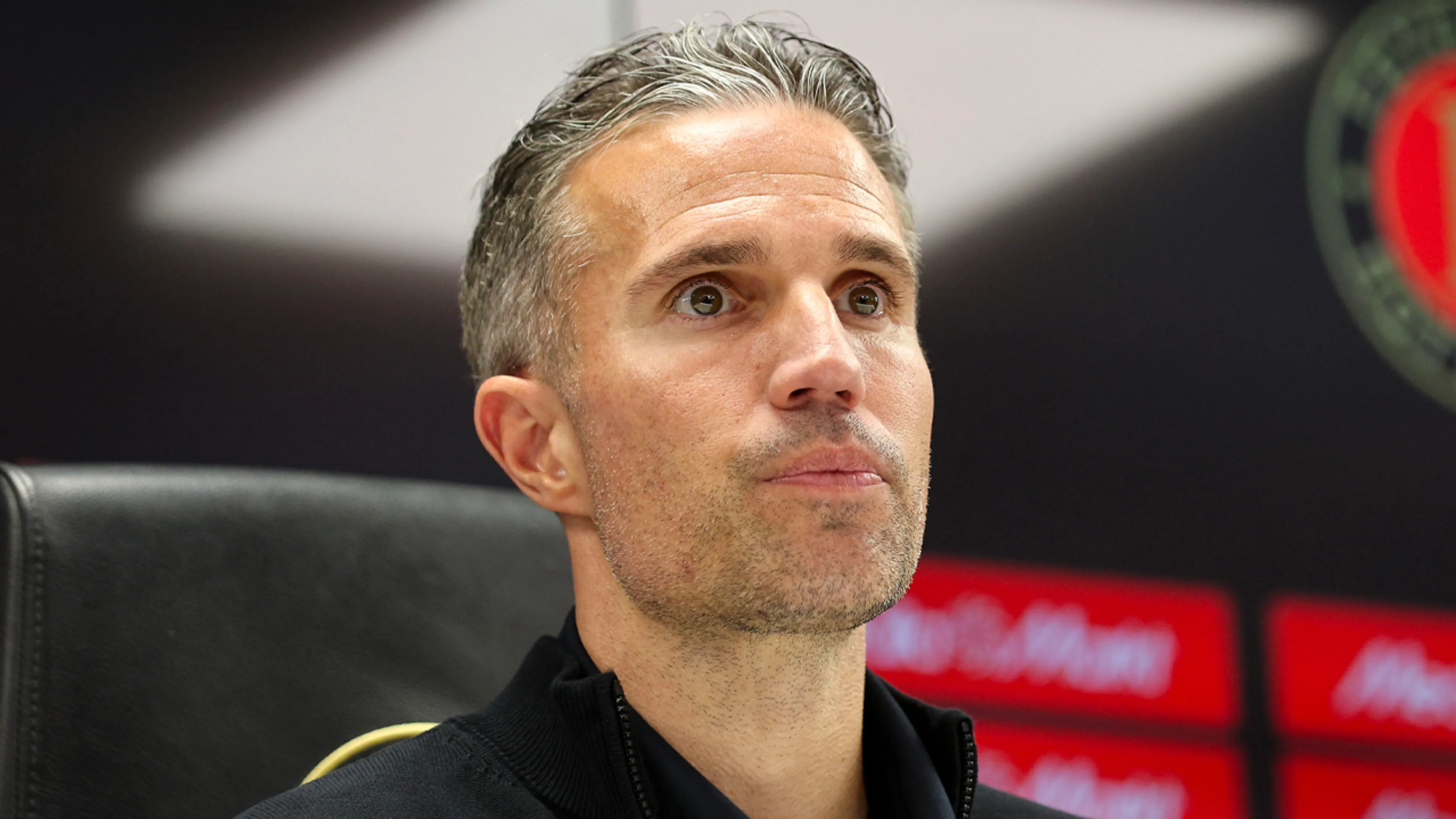 'Ontslag Robin van Persie bij Feyenoord is niet aan de orde'