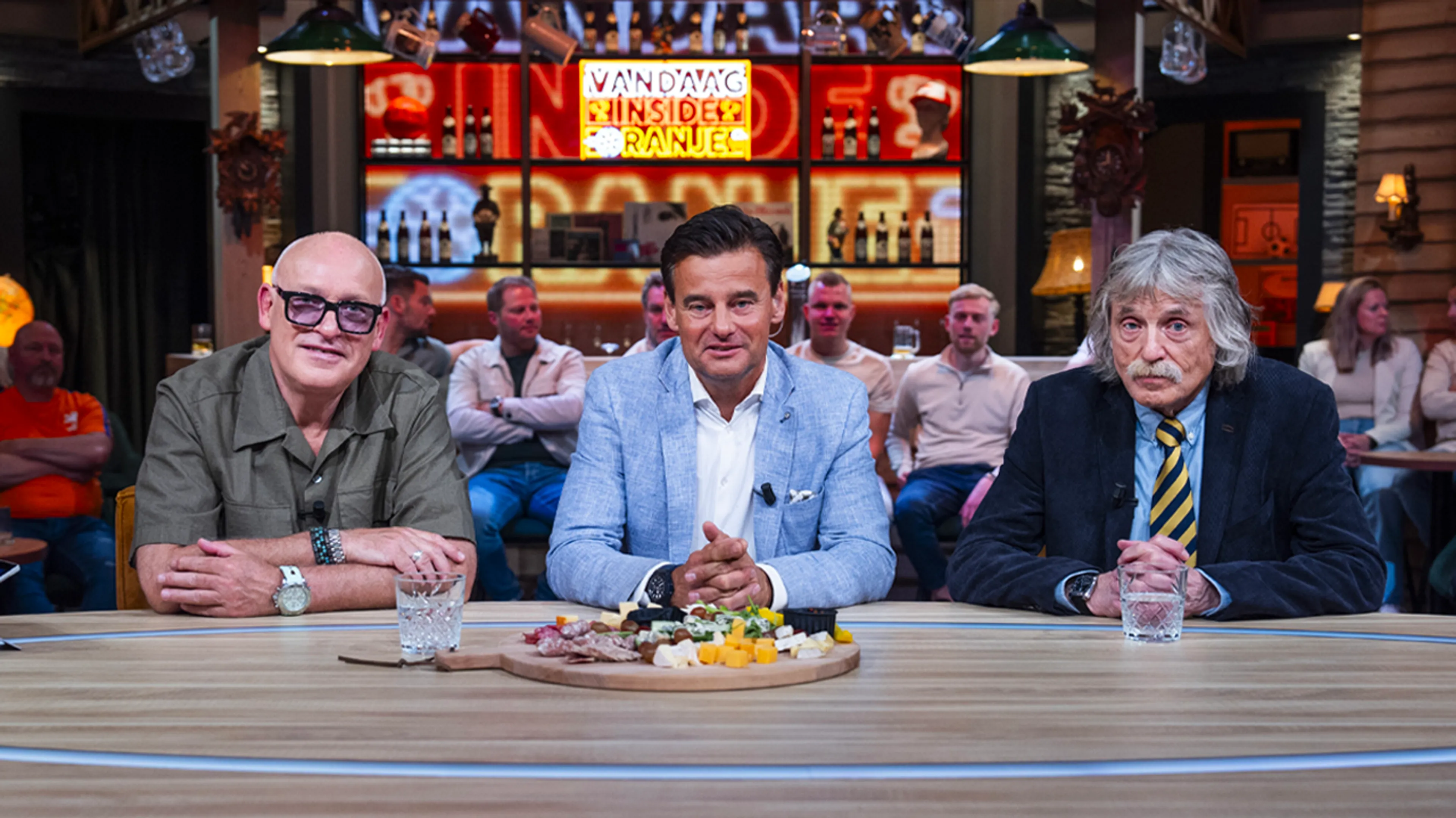 Complimenten voor Vandaag Inside Oranje-trio: 'Dat is heel knap van die mannen!'
