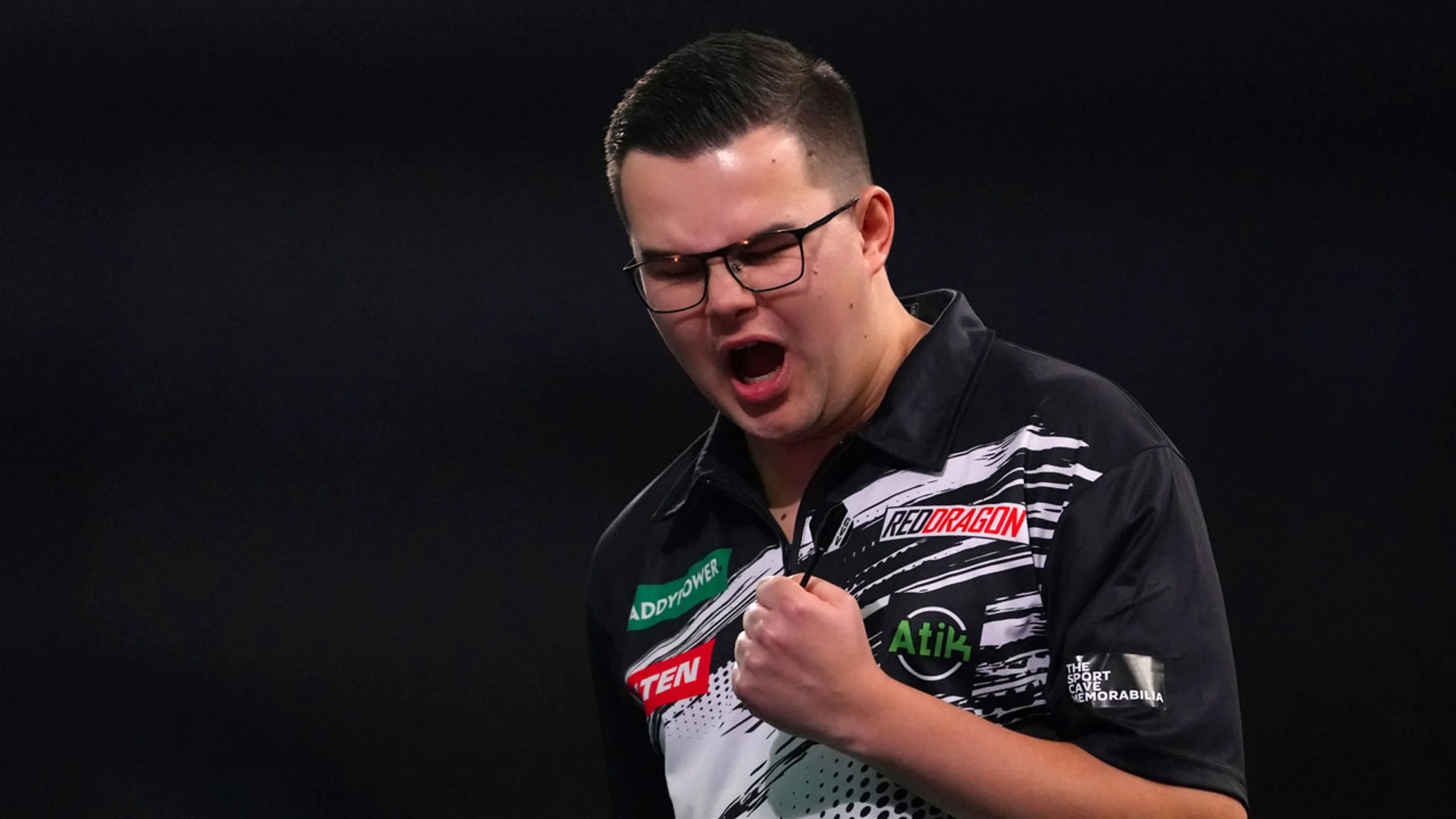 Gian van Veen bereikt als derde Nederlander ooit finale WK darts