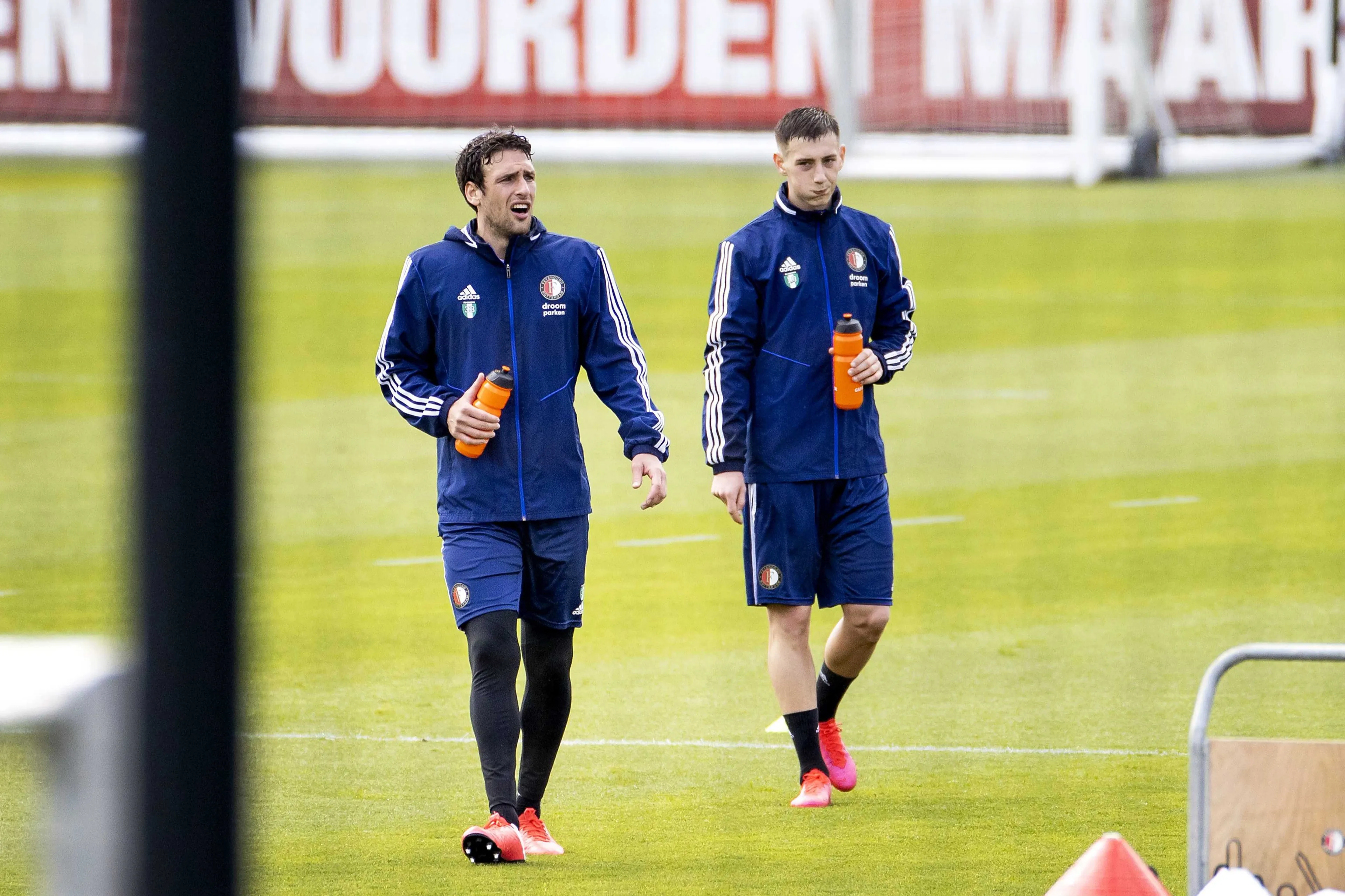 Ook Feyenoord traint weer in vertrouwde omgeving