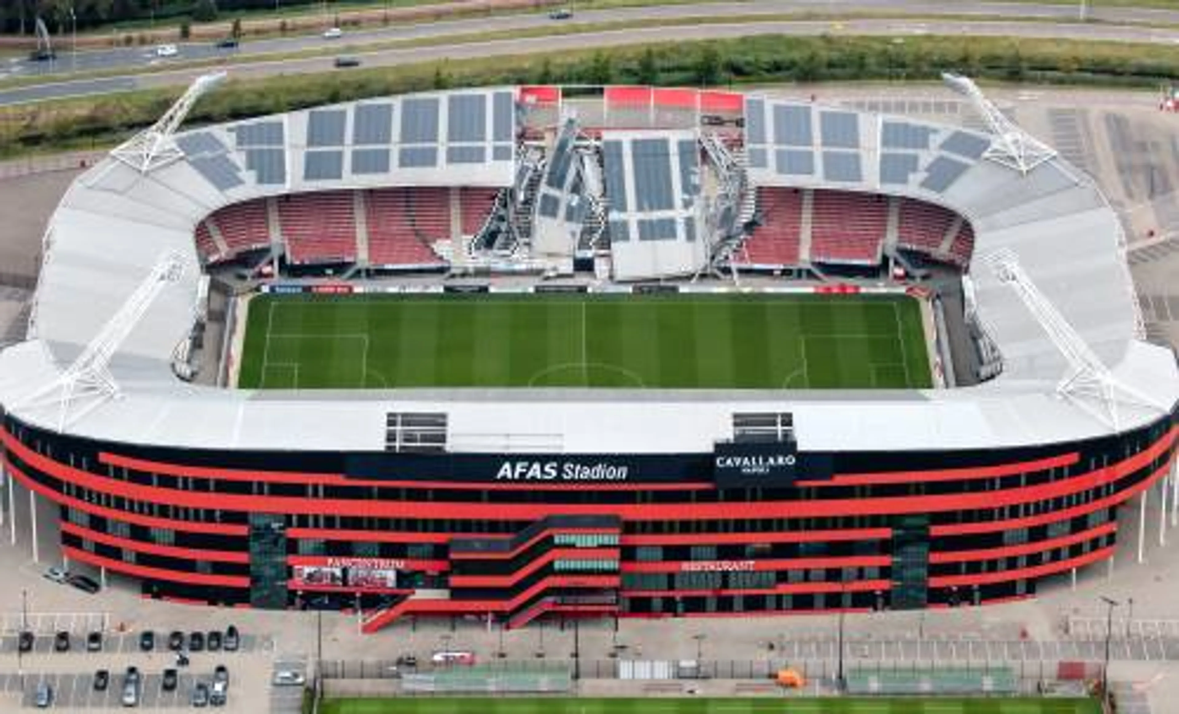 Demontage van dak AZ-stadion afgerond