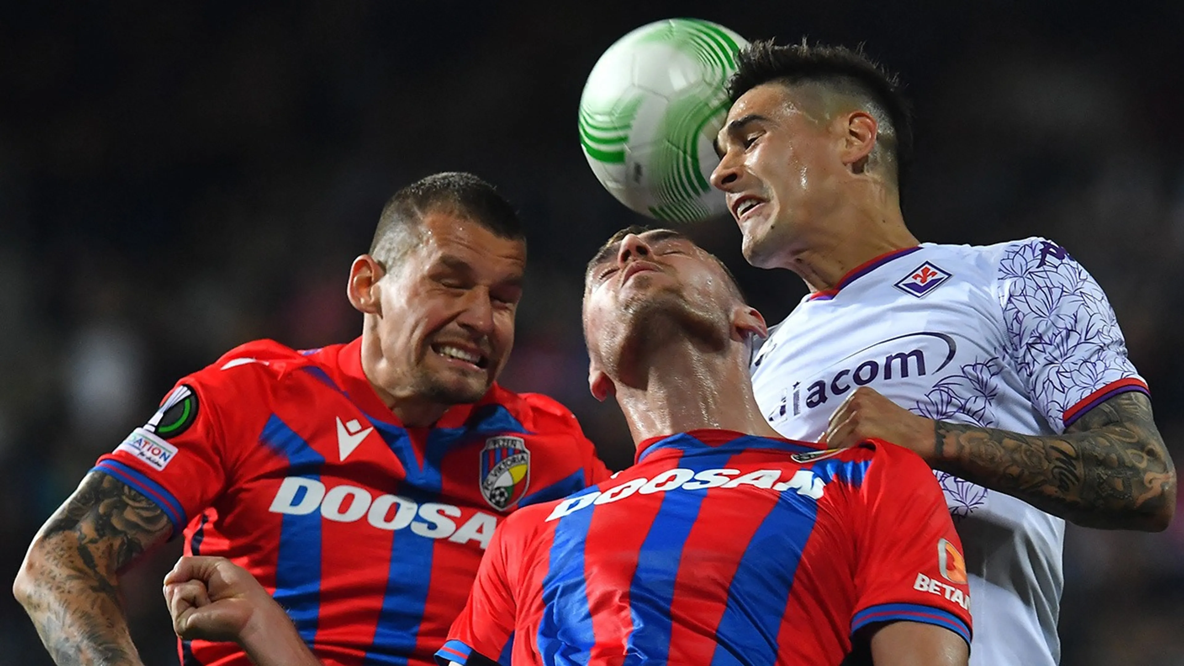 SAMENVATTING: Viktoria Pilsen - Fiorentina (kwartfinale Conference League)