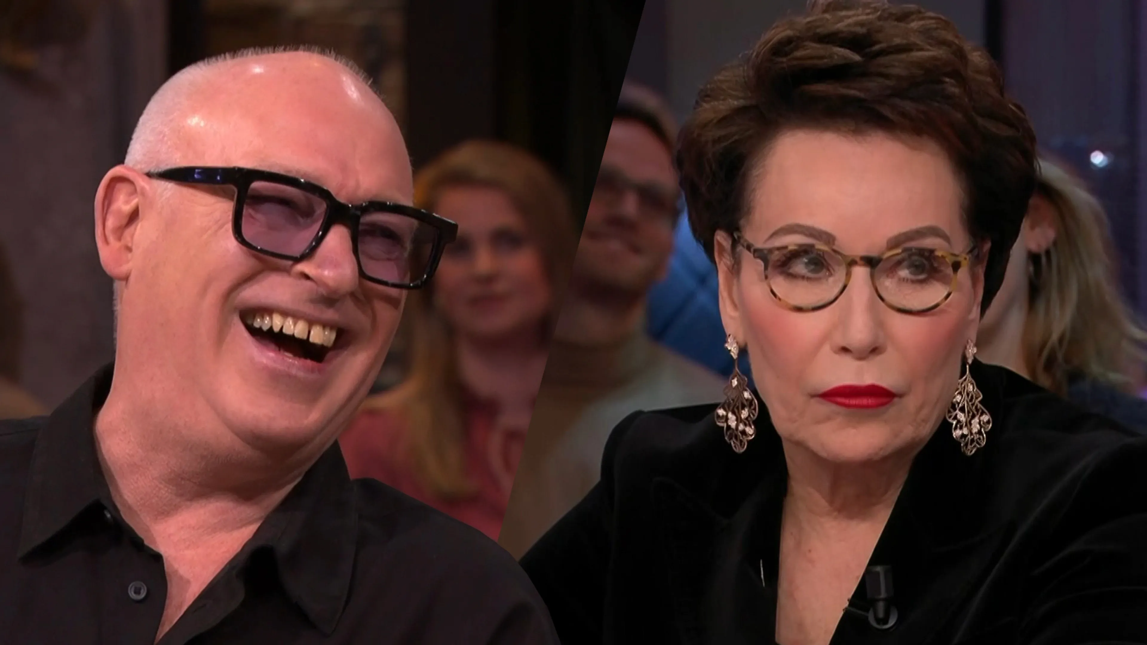 René van der Gijp geniet van Carry Knoops bij Pauw & De Wit: 'Ze heeft er écht de tering in!'