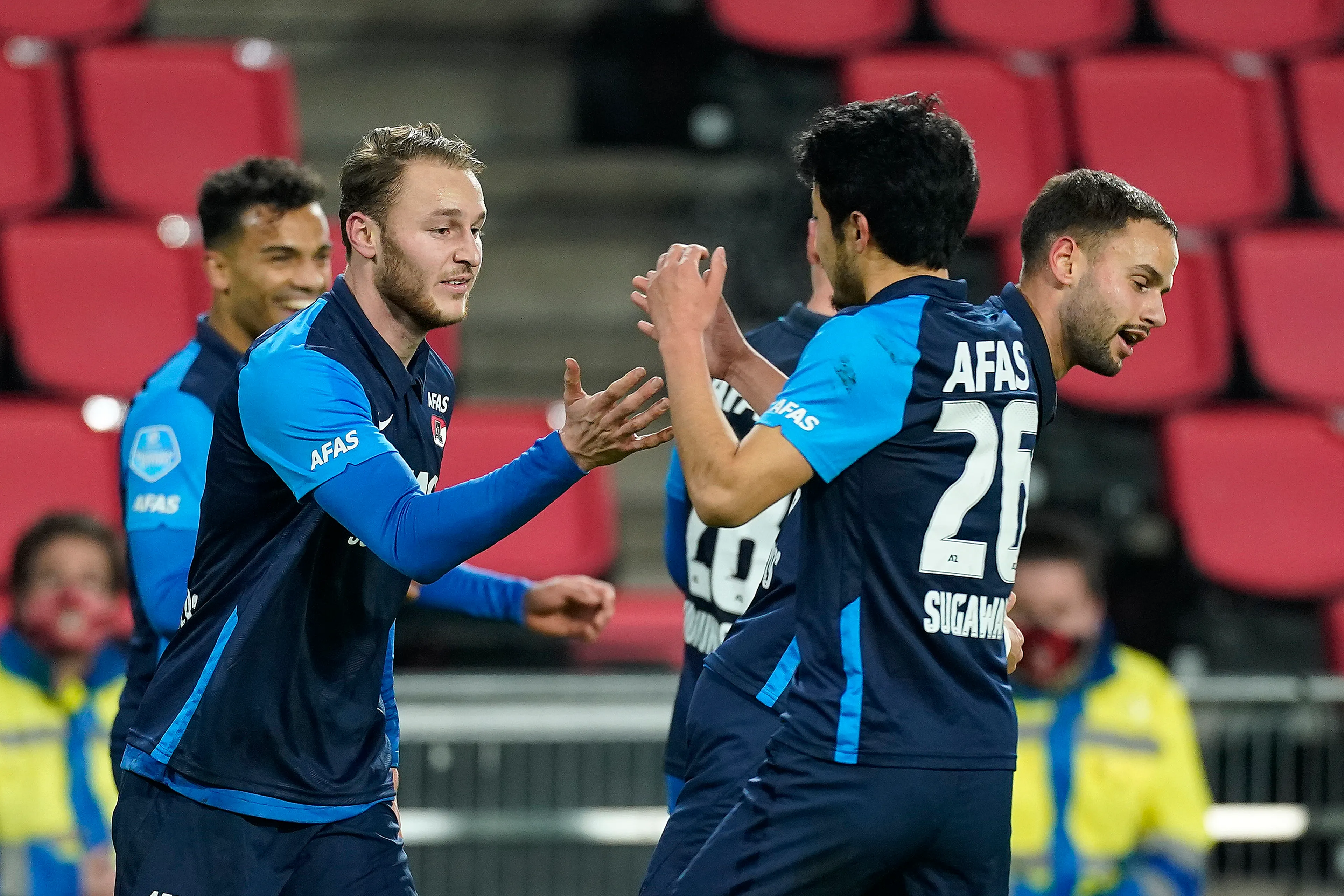 AZ leidt met 2-0 tegen PSV door doelpunten van Koopmeiners