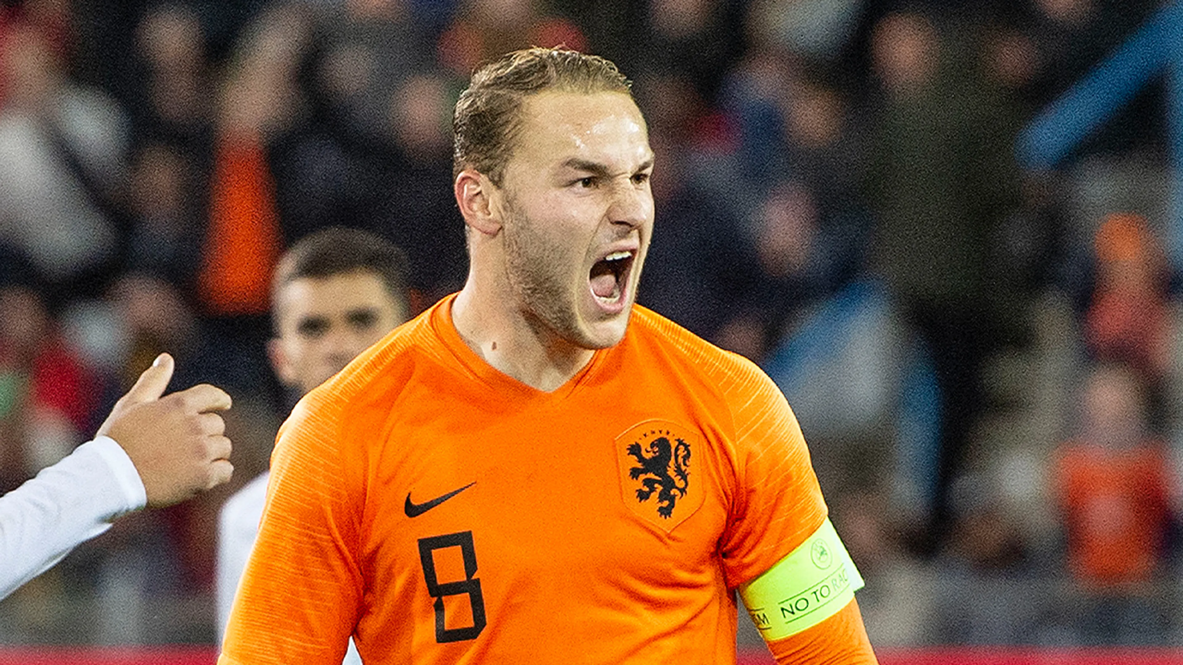 Selectie Jong Oranje bekend: Vijf debutanten waaronder Bakker en Gravenberch
