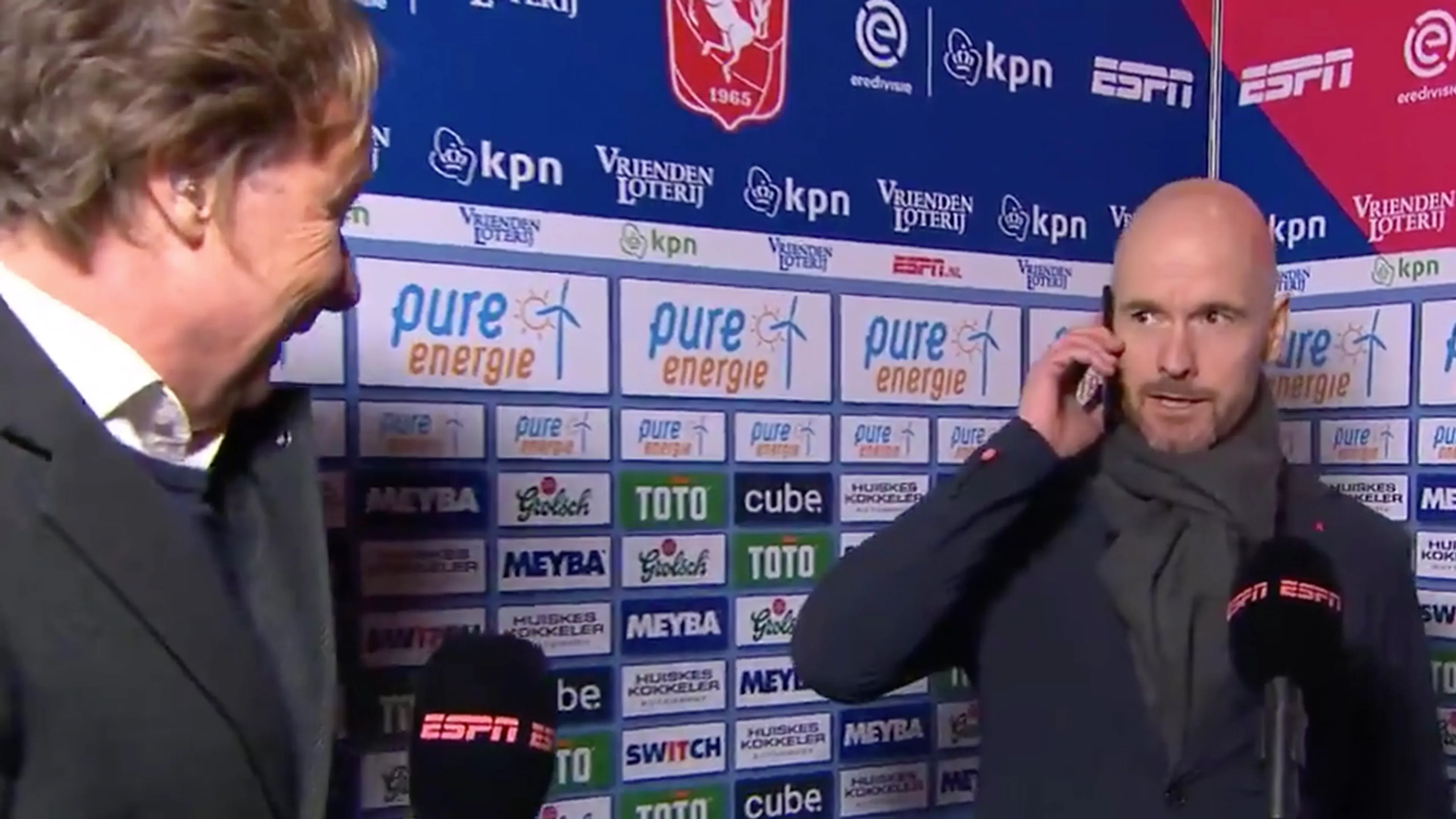 Ten Hag neemt anoniem telefoontje van Hansie op: 'Het is de paus'