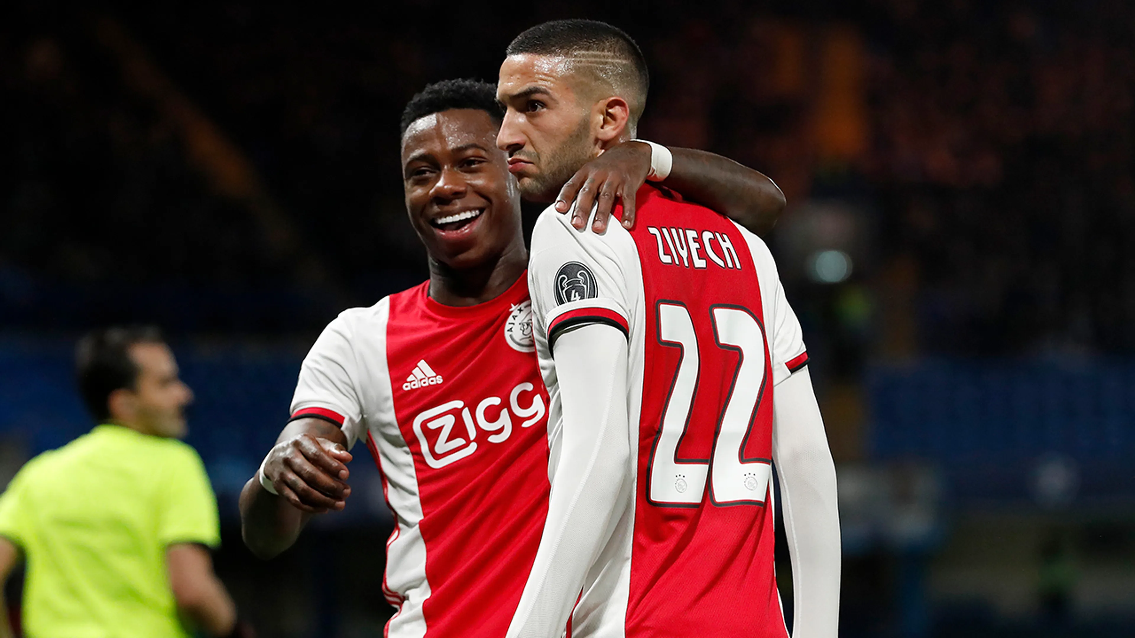 Ziyech steunt Promes op Instagram: 'Dit is natuurlijk niet handig'