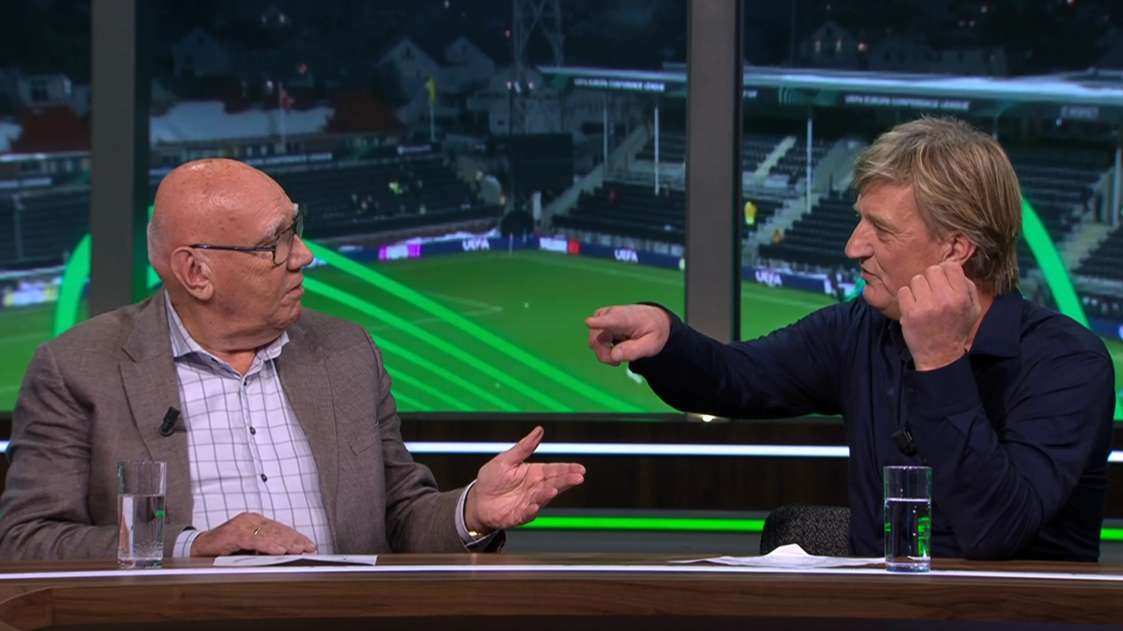 Wim na vraag Kees: 'Hélène is hier de presentatrice!'