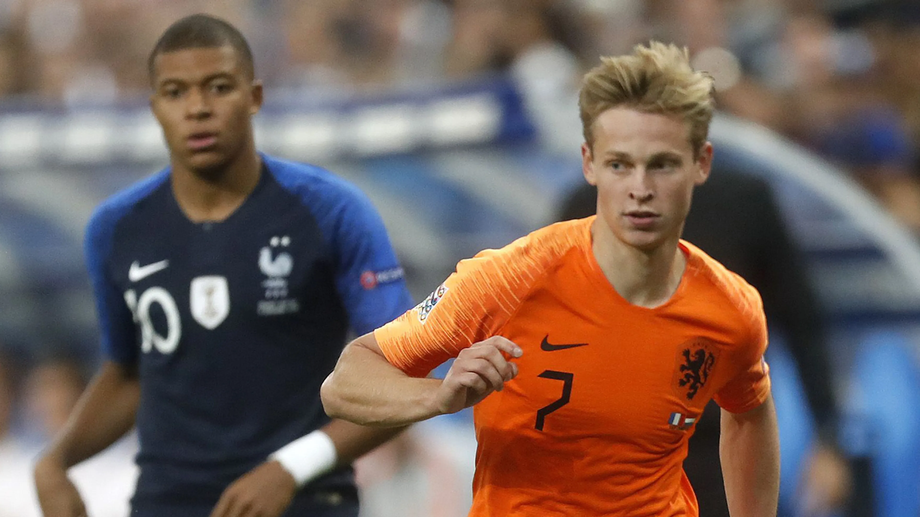 Mbappé verleidt Frenkie de Jong om naar PSG te komen