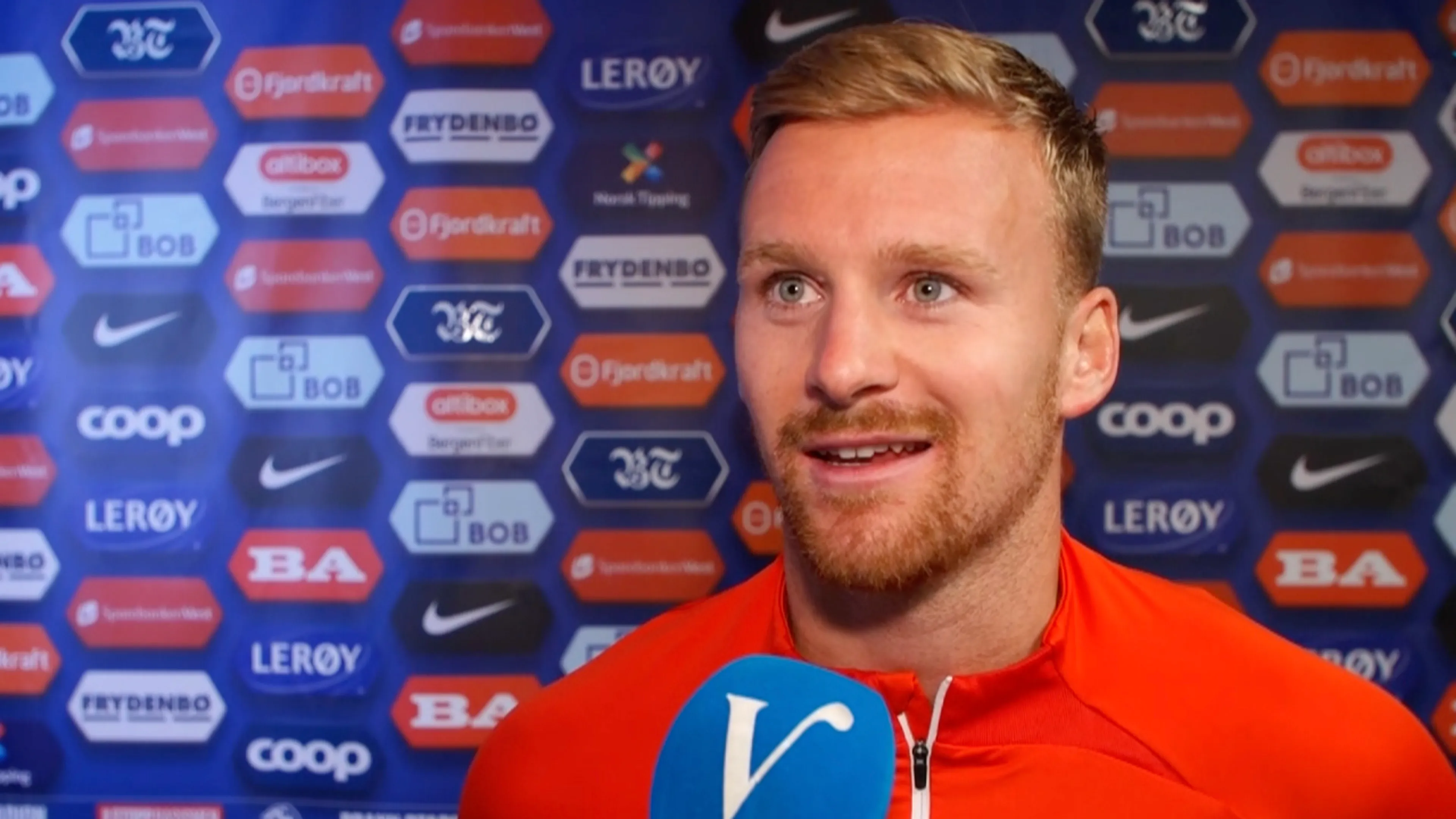 De Wit met AZ naar groepsfase Conference League: 'Een toernooi speel je altijd om te winnen!'
