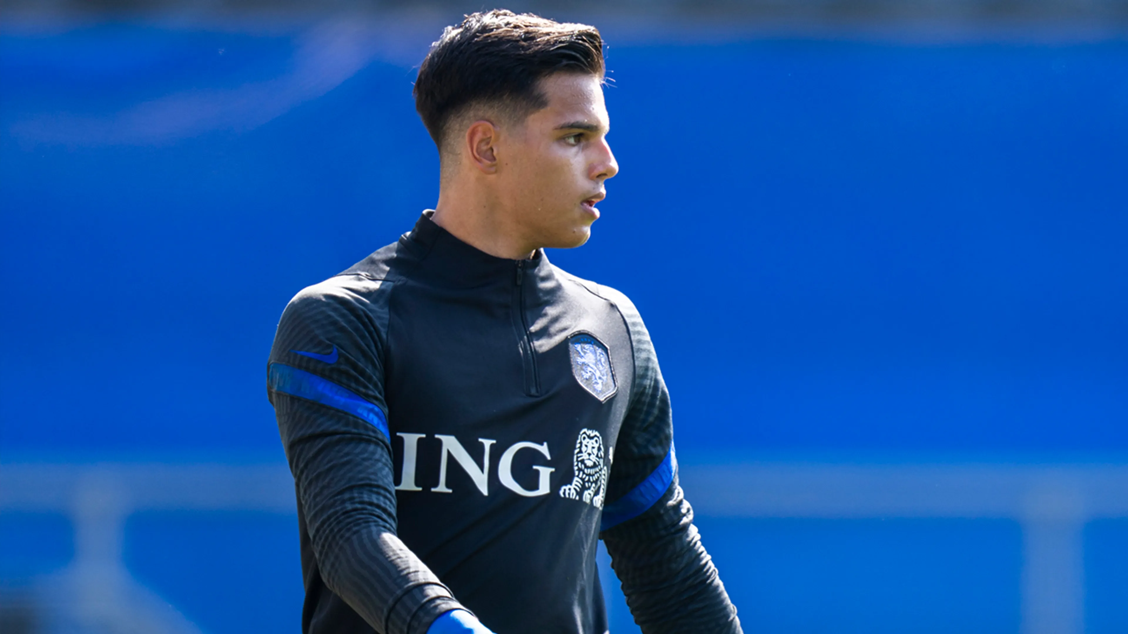 Vier voetballers en staflid Oranje onder 19 betrokken bij ongeval