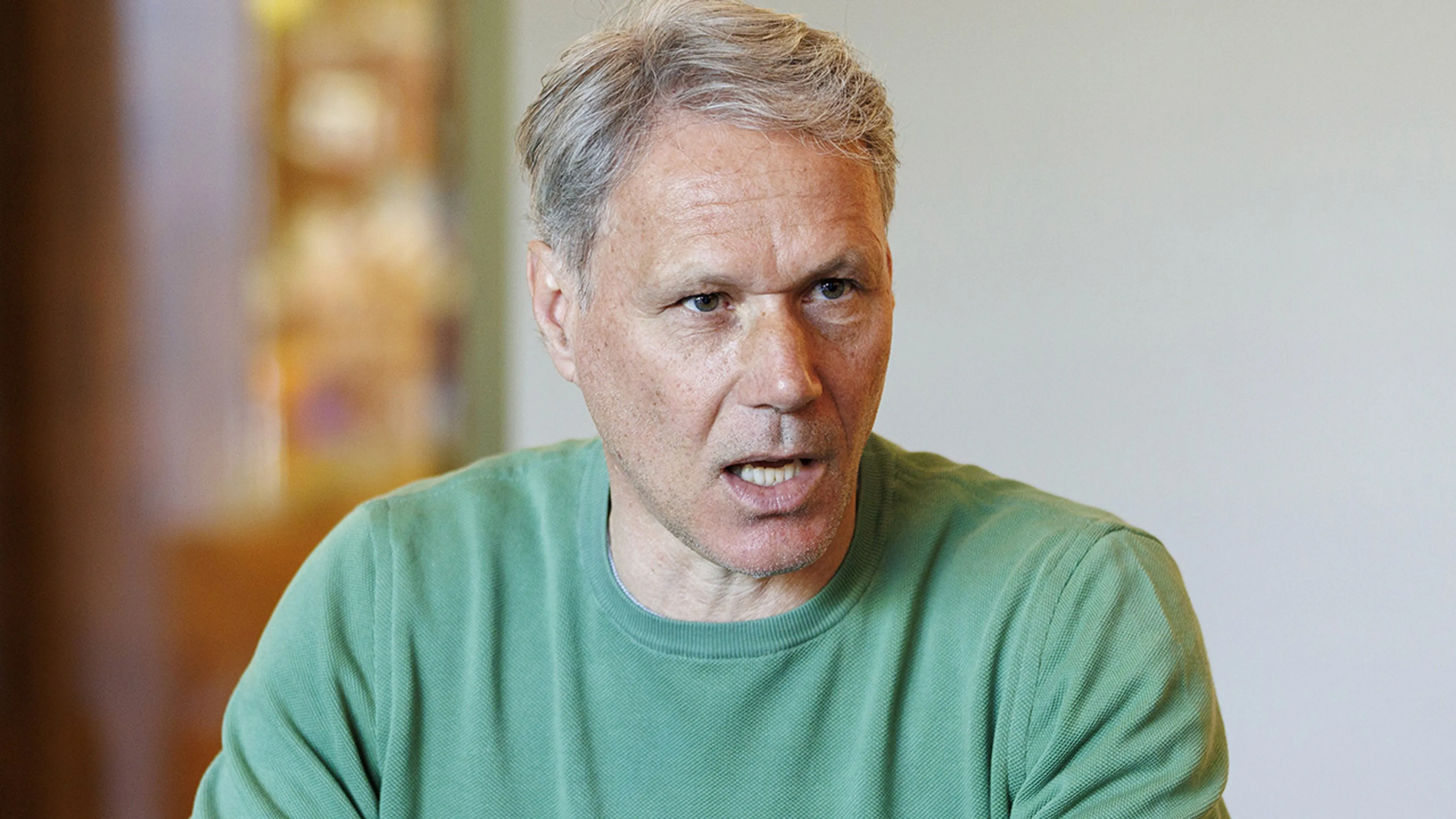 Van Basten over transfersom Kökçü: ‘Ajax had er minimaal 60 miljoen voor gekregen’
