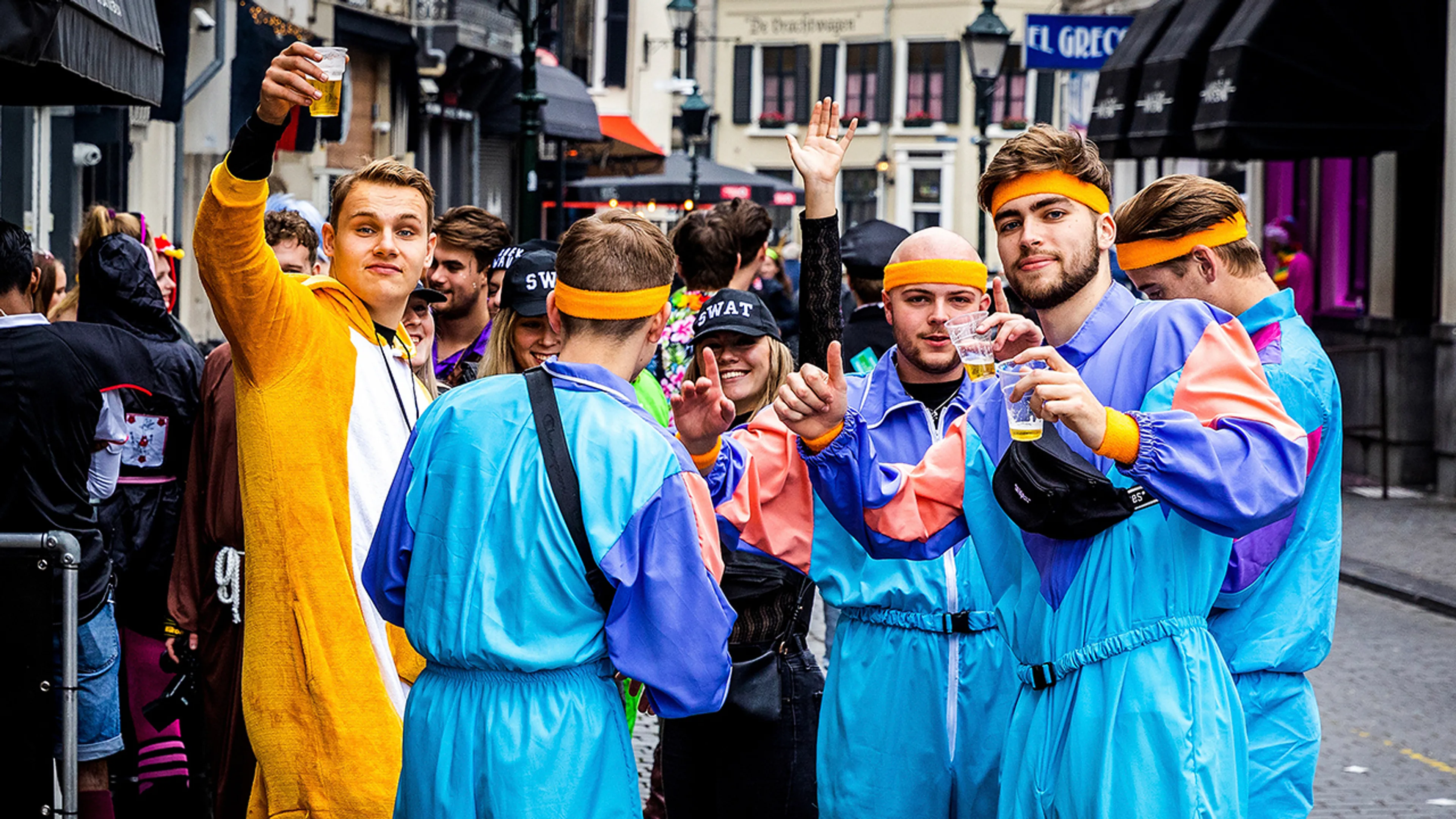 Flinke verschillen in bierprijzen tijdens carnaval: waar is een biertje het goedkoopst?