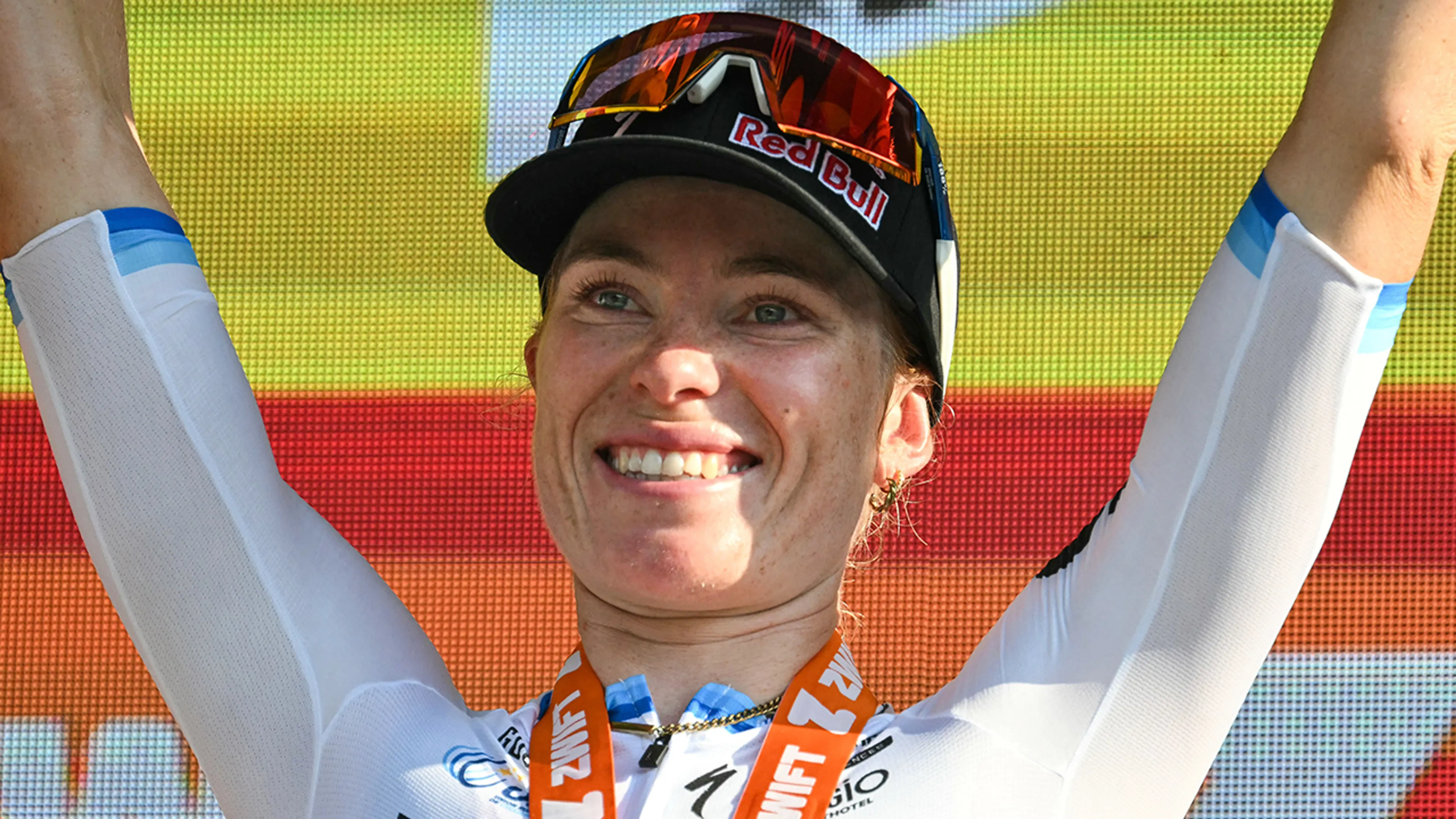 Demi Vollering wint voor tweede keer Tour de France Femmes