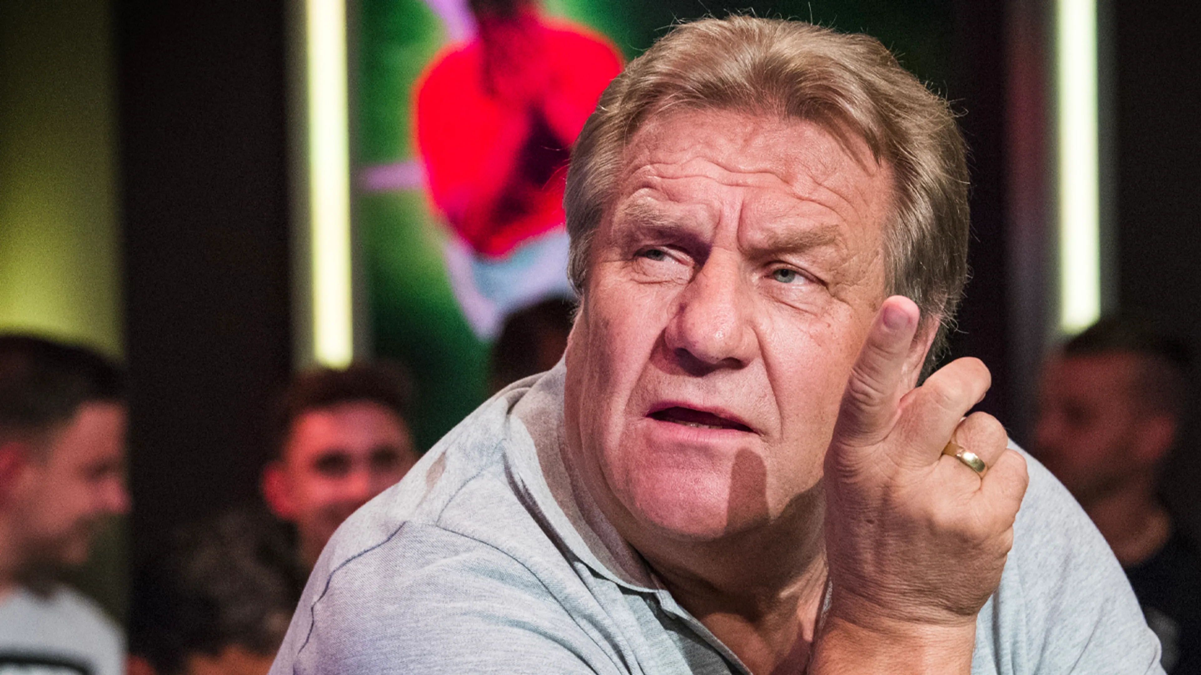Jan Boskamp: 'Dat stelletje randdebielen helpt mijn club helemaal naar de klote!'