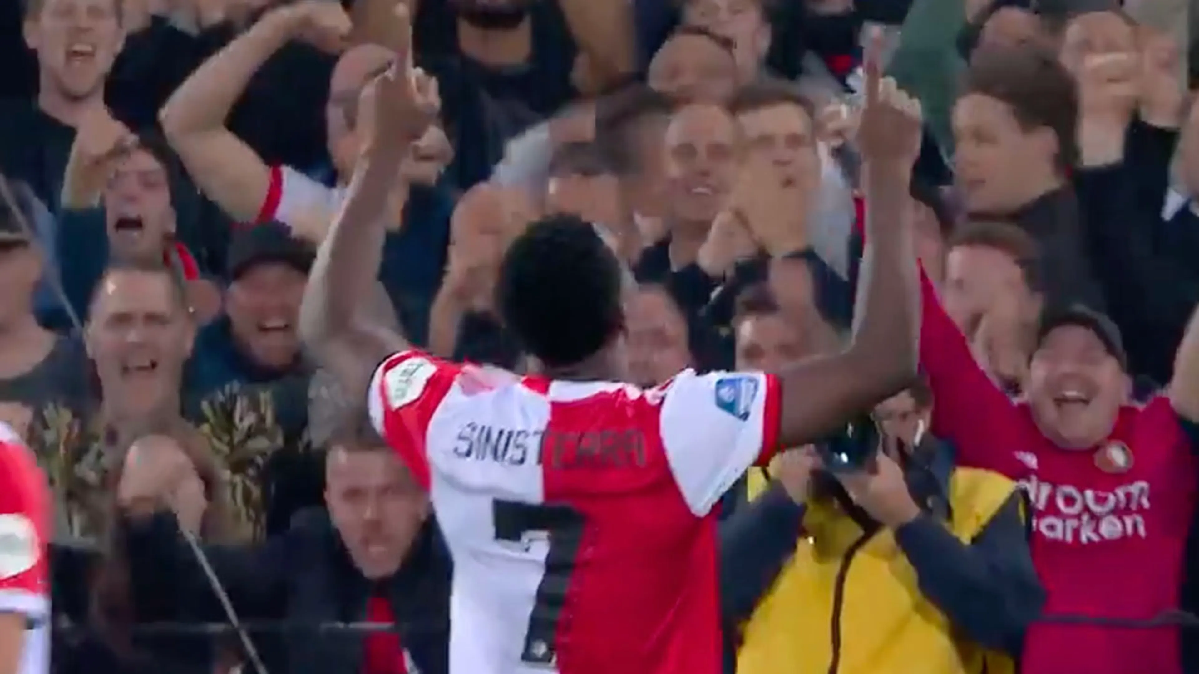 VIDEOGOAL: Sinisterra completeert hattrick tegen Elfsborg
