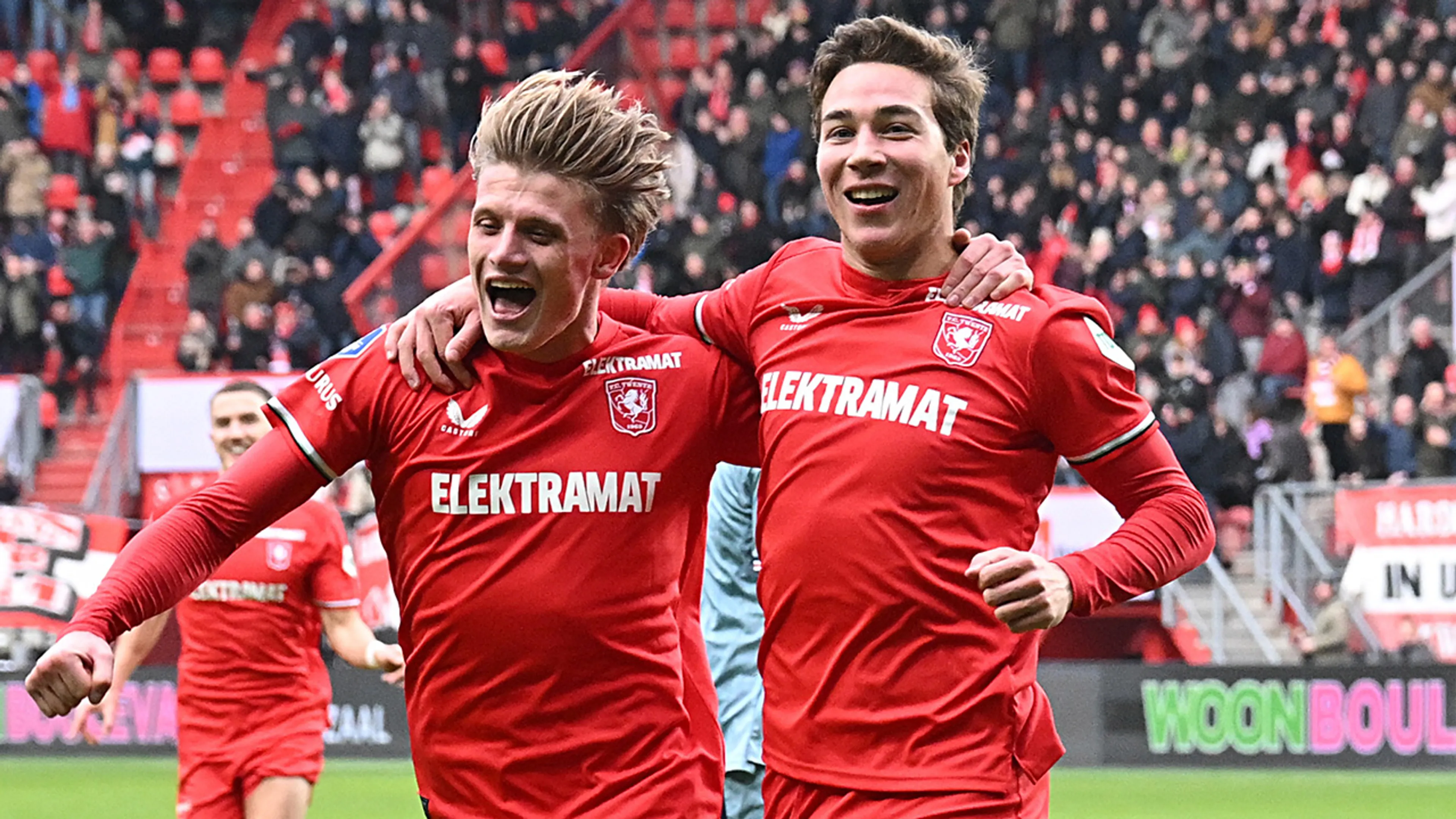 Sem Steijn leidt FC Twente met een hattrick naar ruime zege op Willem II