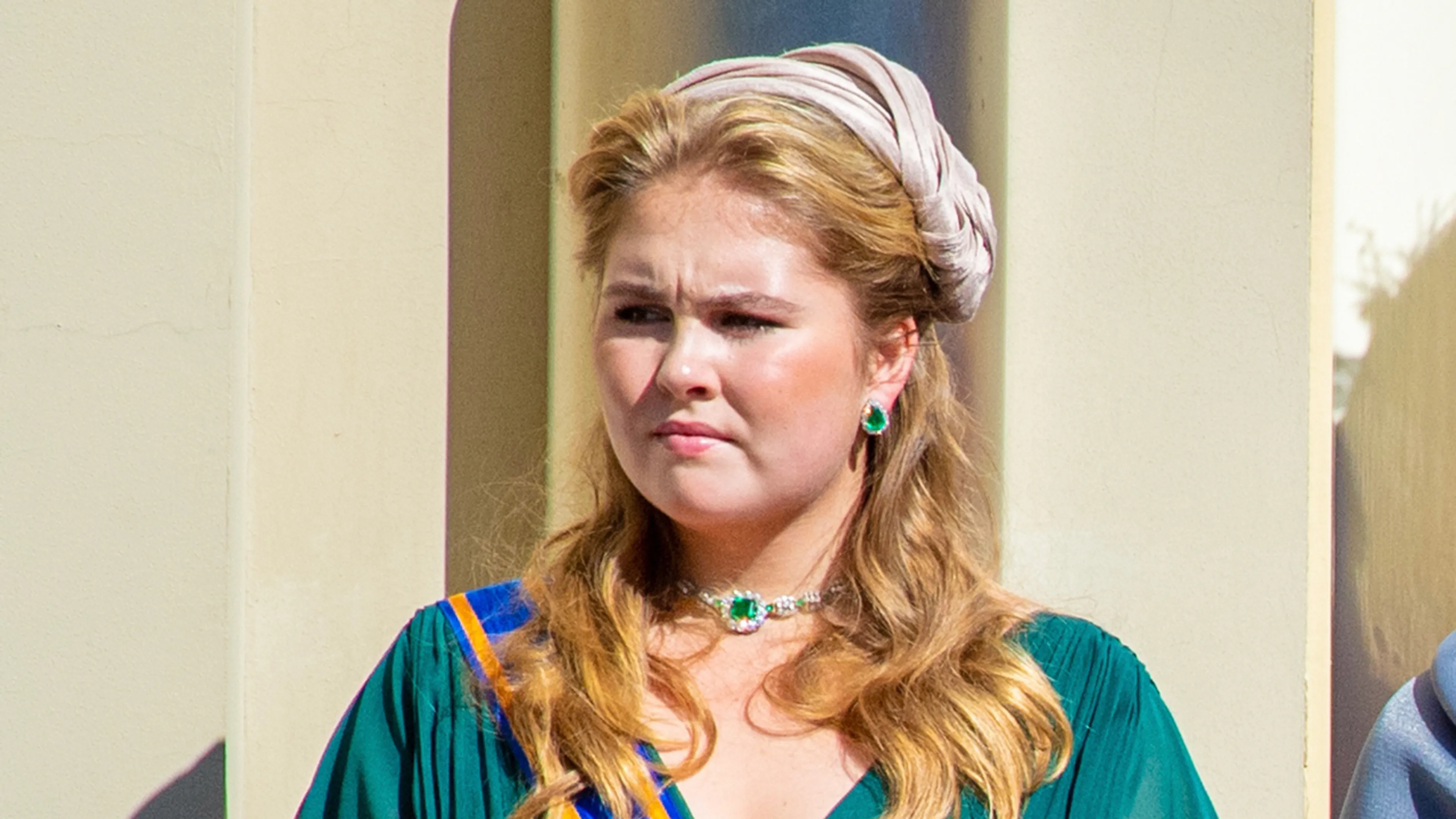 Koning Willem-Alexander: Amalia kan 'eigenlijk' niet naar buiten vanwege dreiging