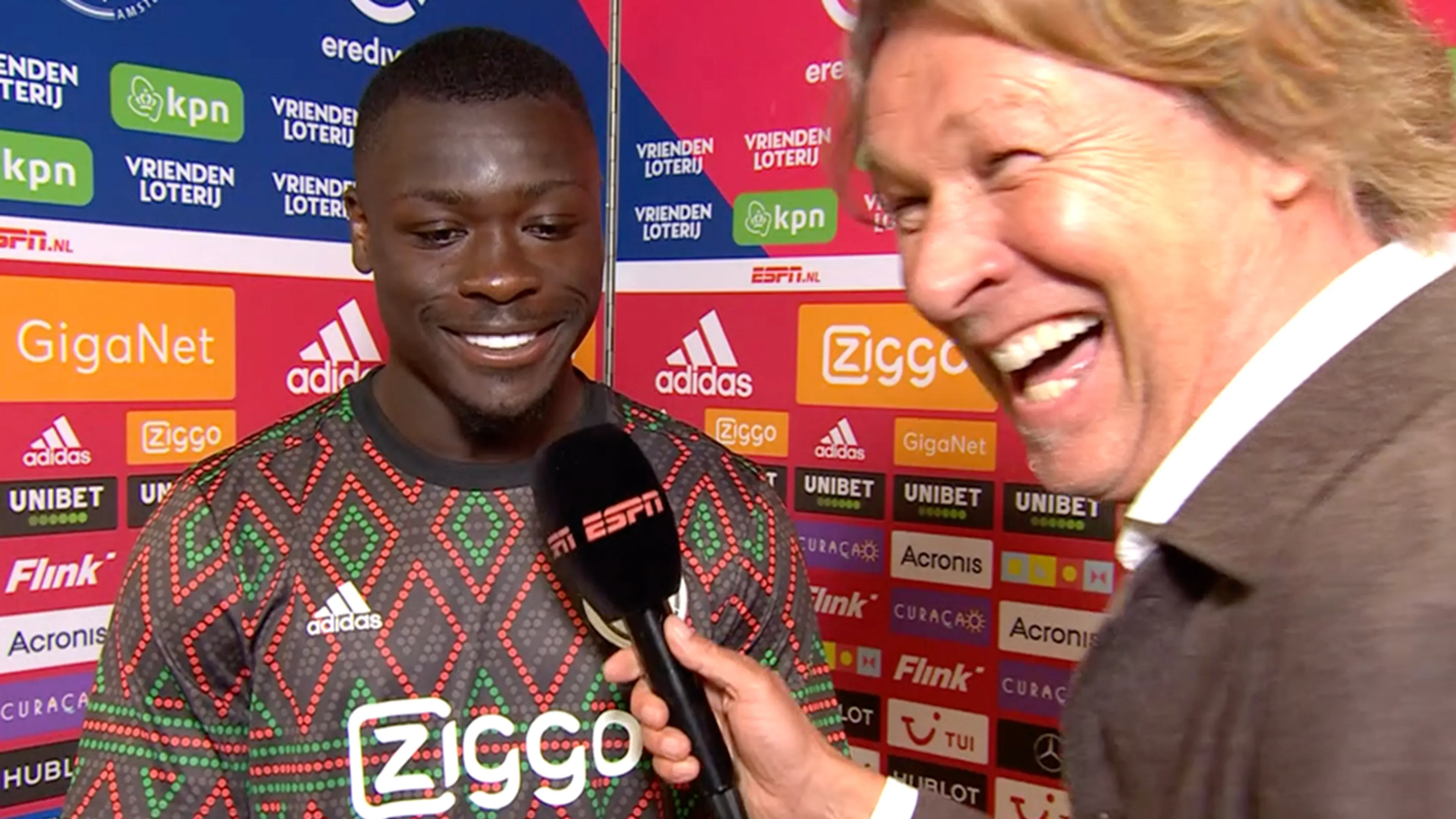 Video: Hans Kraay jr vergist zich tijdens interview met Brobbey: 'Je bent niet scherp, Hans'