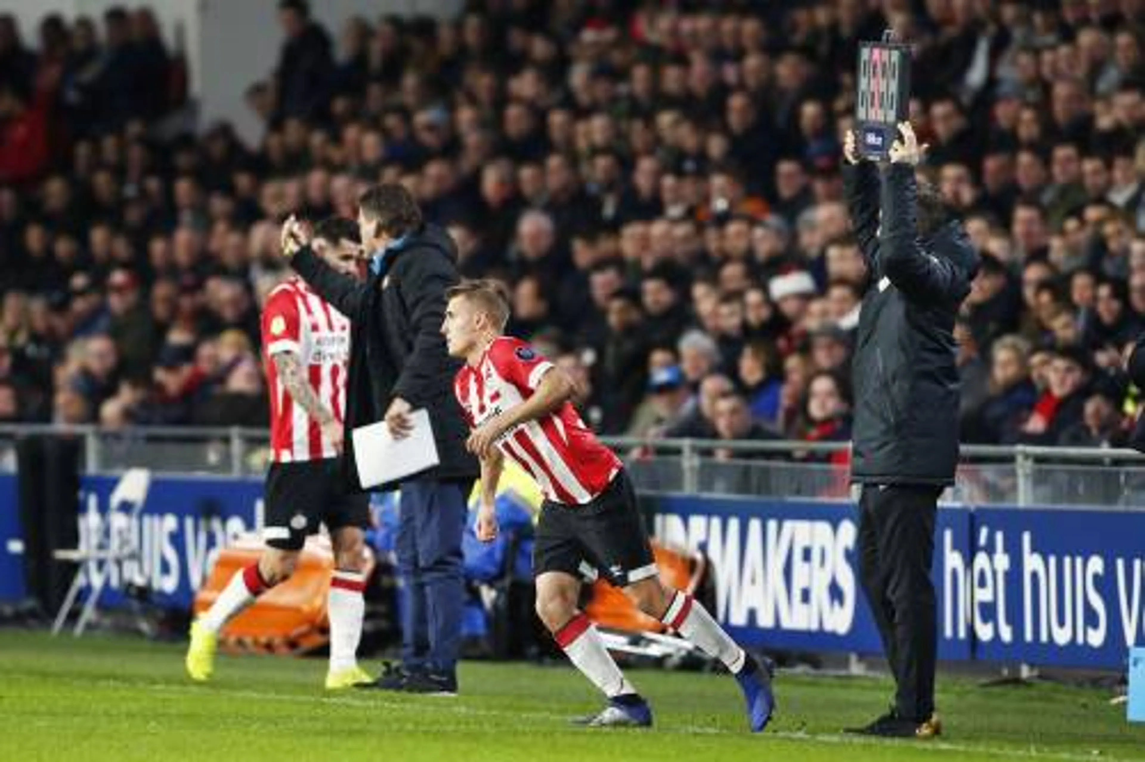 Vroege wissel Van Bommel pakt goed uit