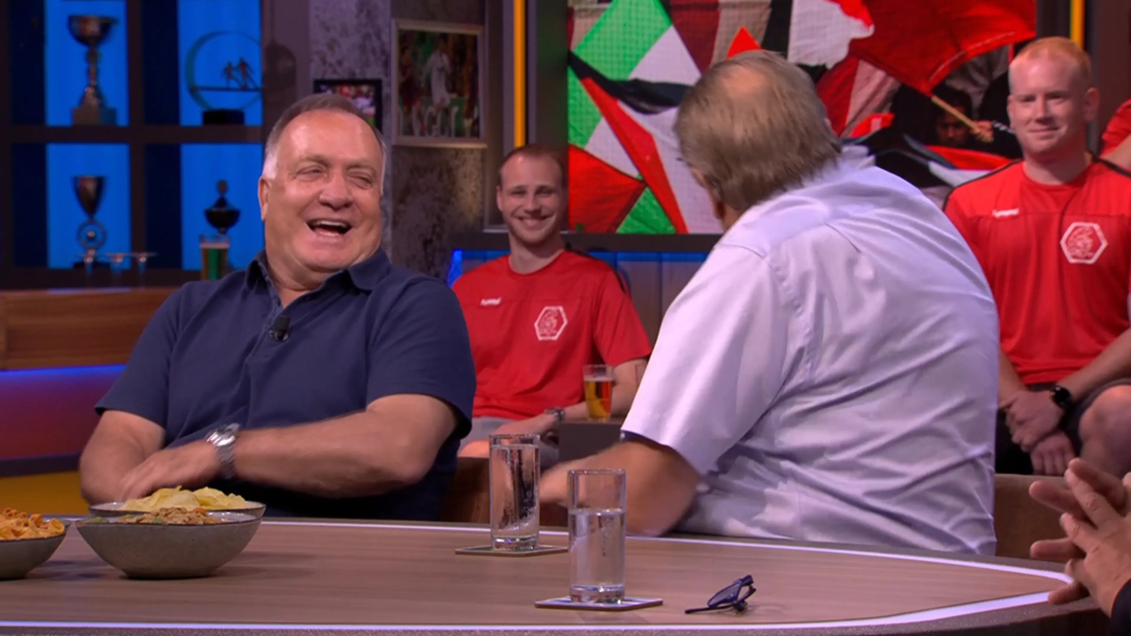 Jan Boskamp wordt uitgelachen door het publiek: 'Waarom zijn die gasten uitgenodigd?!'