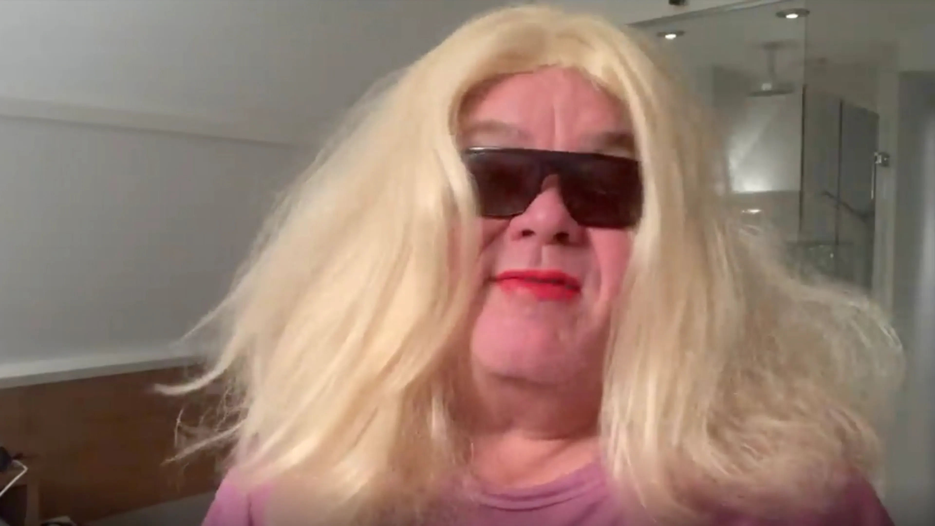 Paul de Leeuw neemt online roddelkanalen op de hak met Instagram-video