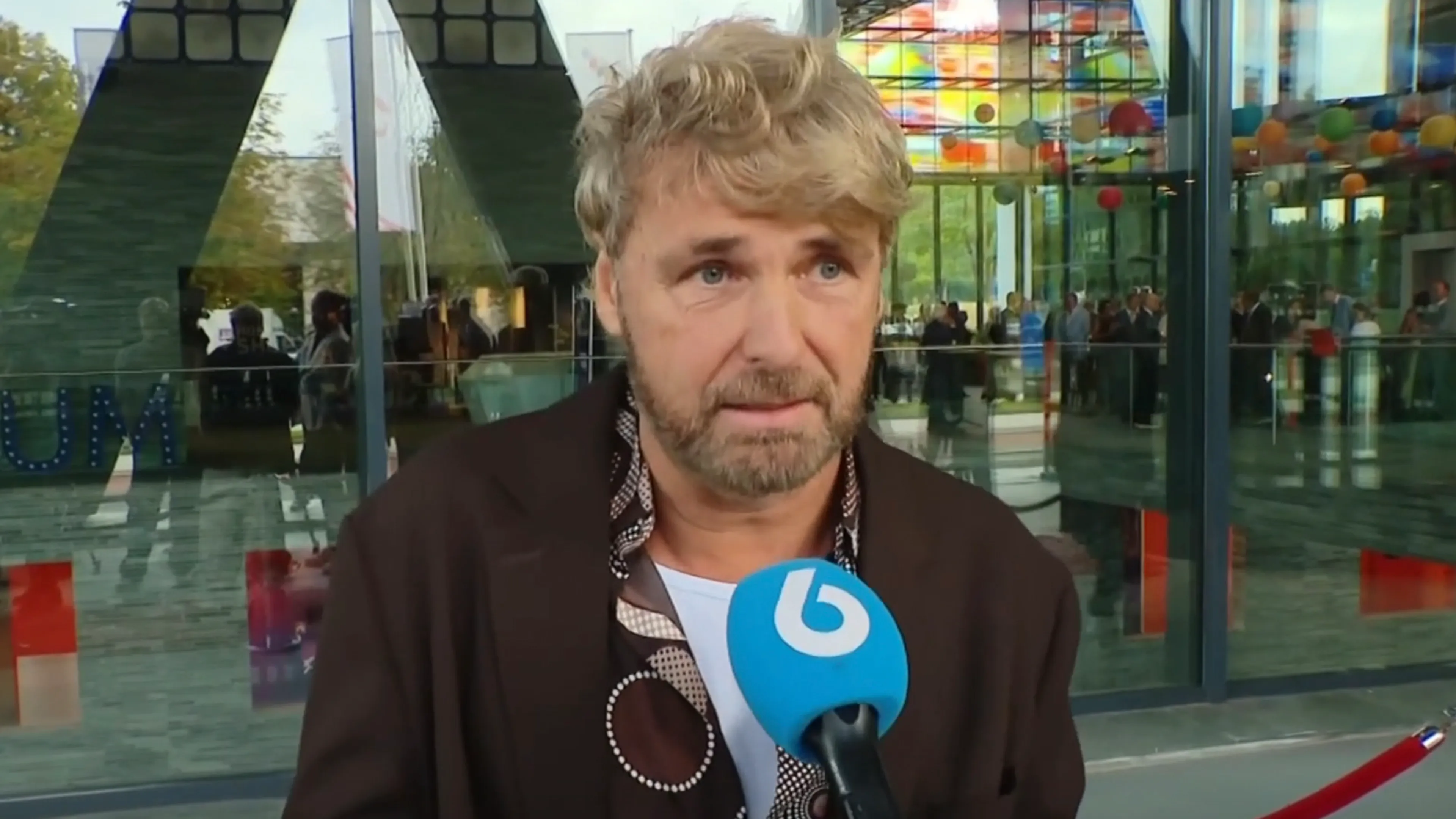 John Ewbank niet blij met vragen over Marco Borsato: ‘Ik ga niks zeggen’