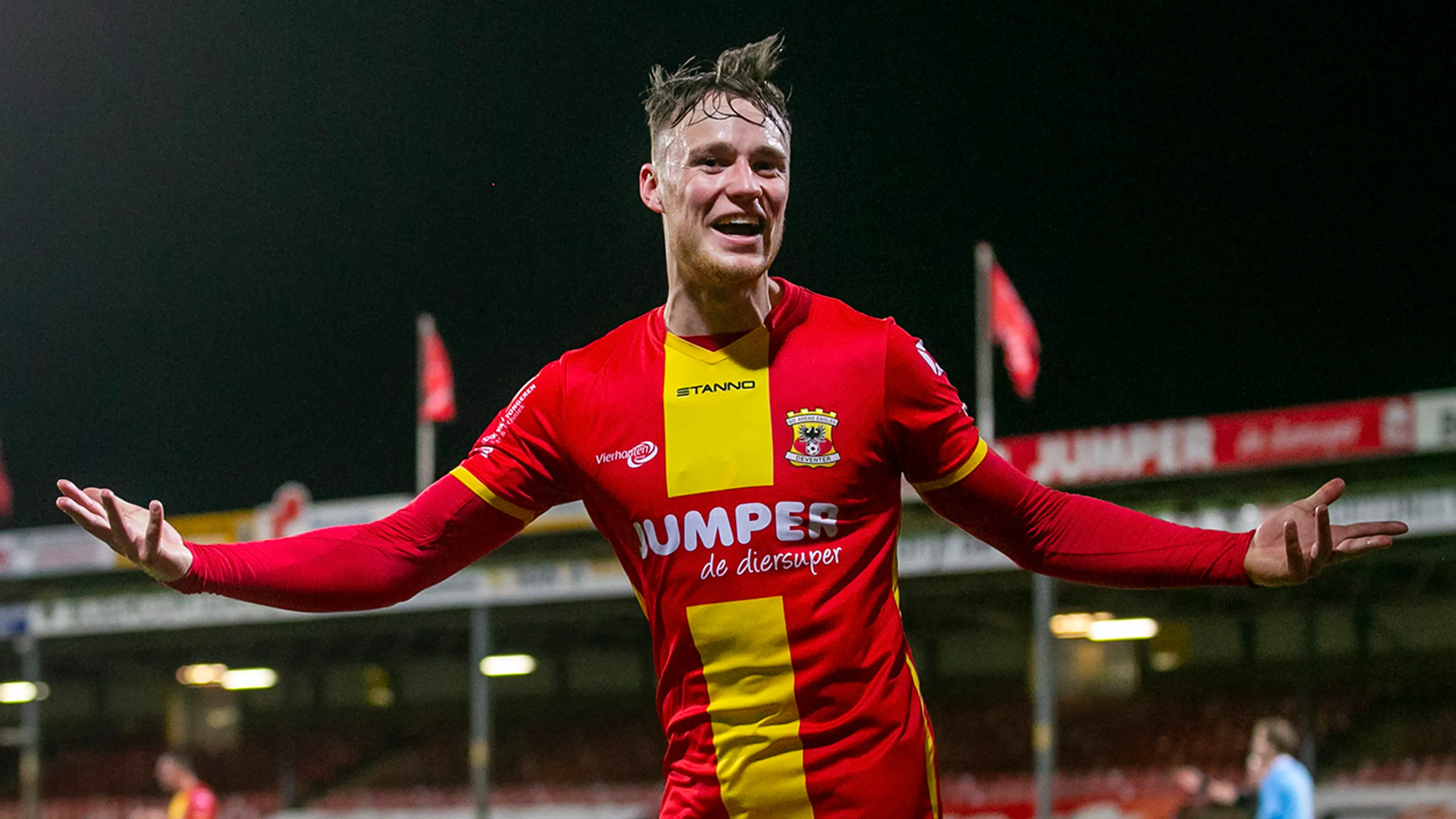 OFFICIEEL: Sam Beukema tekent vijfjarig contract bij AZ