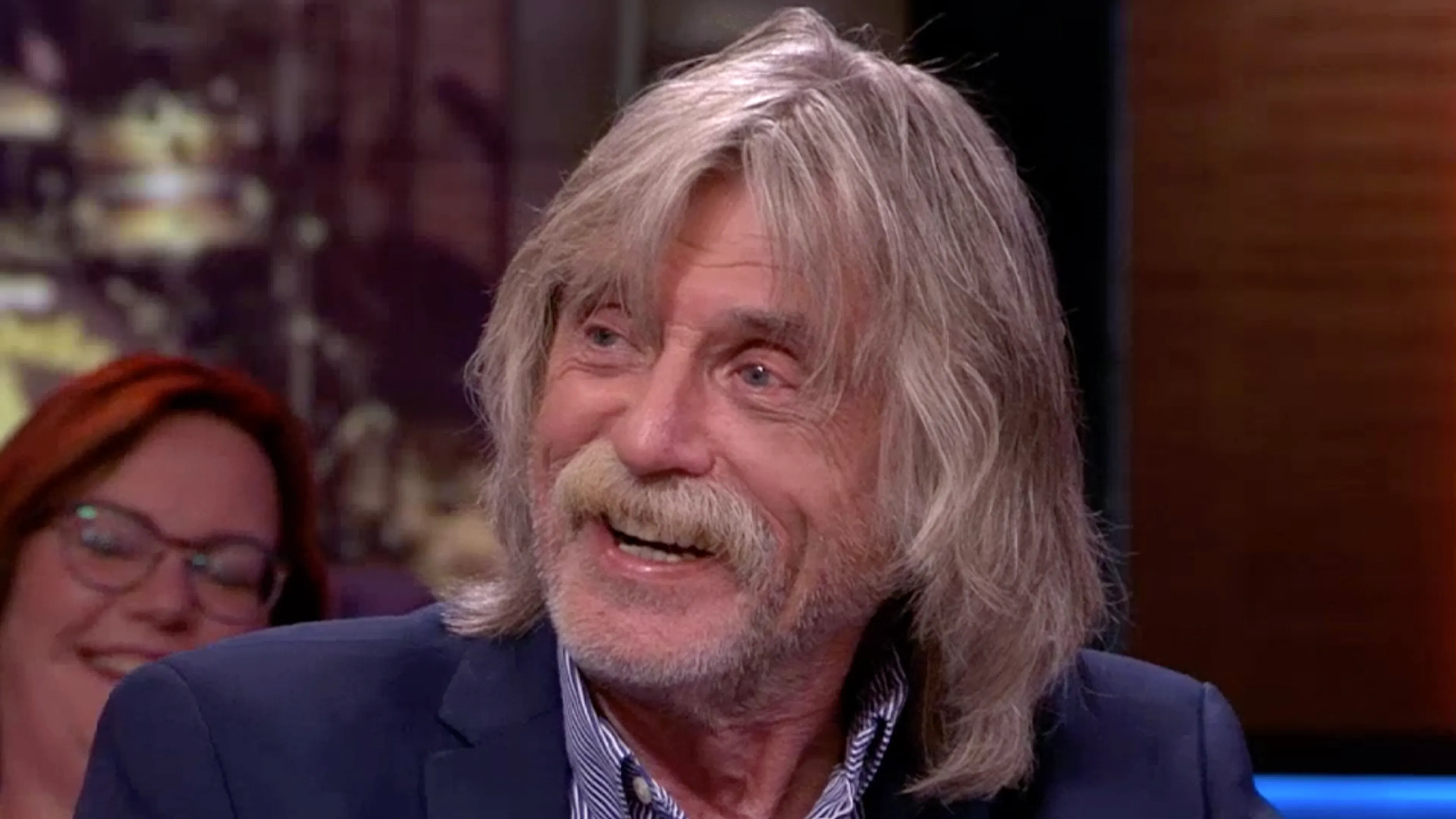 Johan wilde eigenlijk drummer worden: 'Nu zit ik daar te lullen met Wilfred Genee'