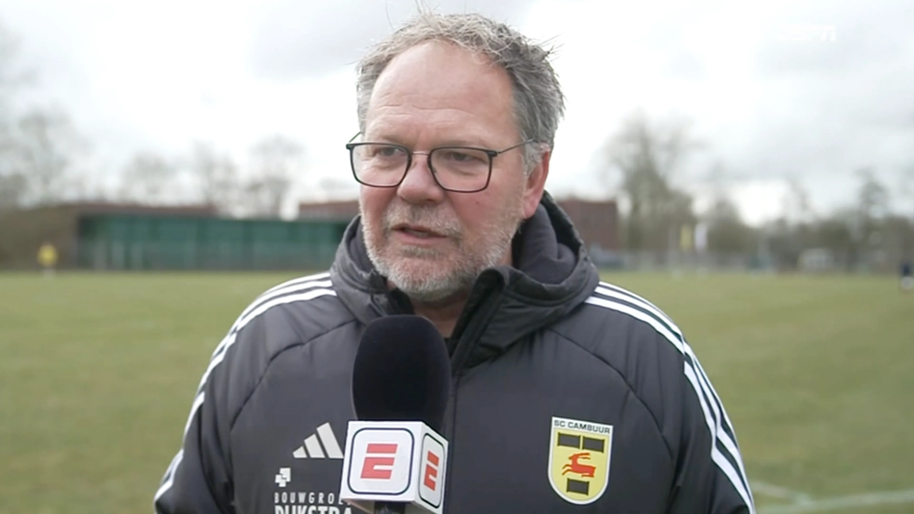 Henk de Jong gaat in zware tijd verlengen bij Cambuur: 'Mijn vrouw wordt vrijdag geopereerd'