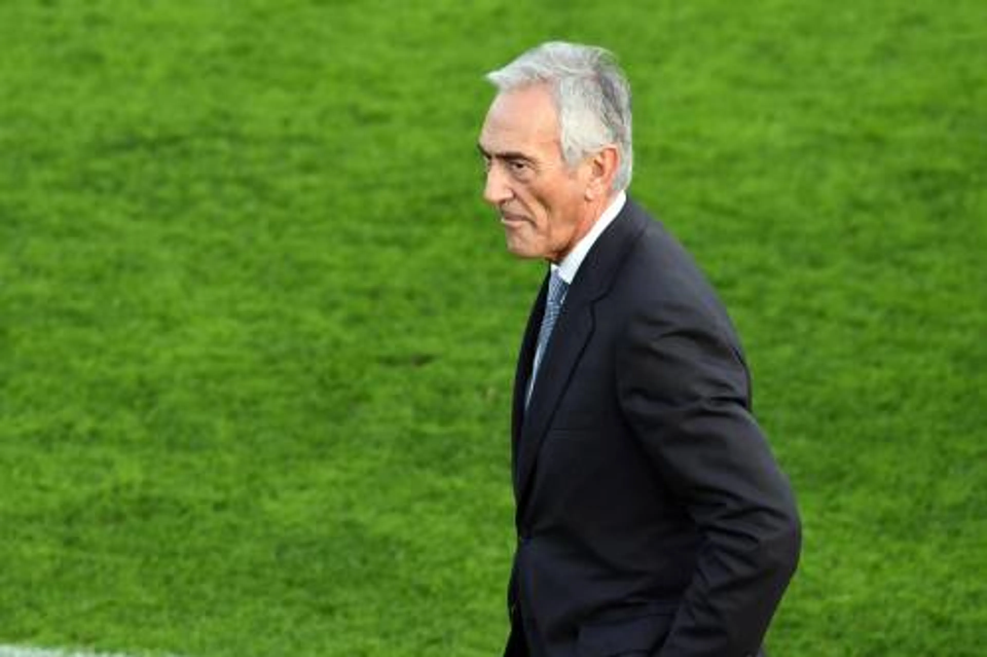 Baas voetbalbond Italië hoopt op plukjes fans in stadions