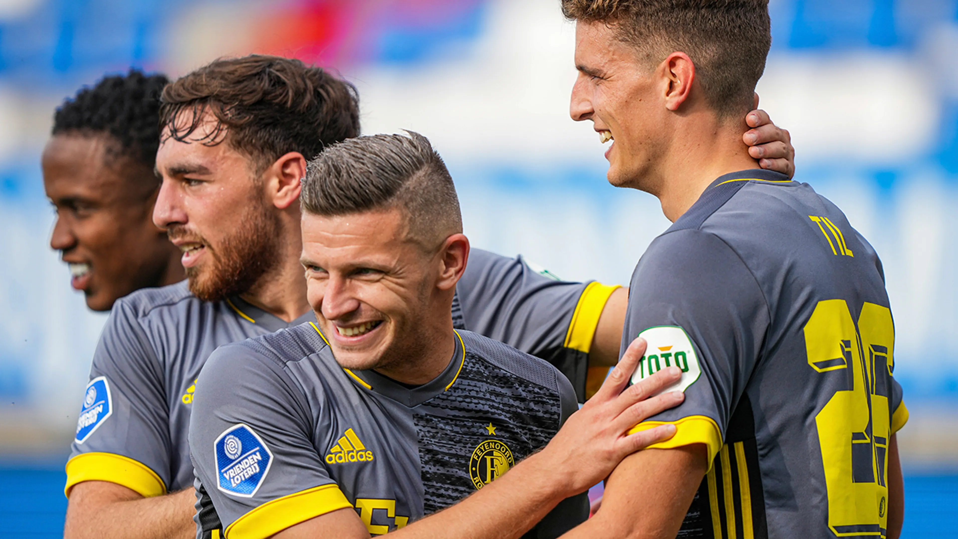 Feyenoord heeft geen kind aan Willem II en boekt ruime zege