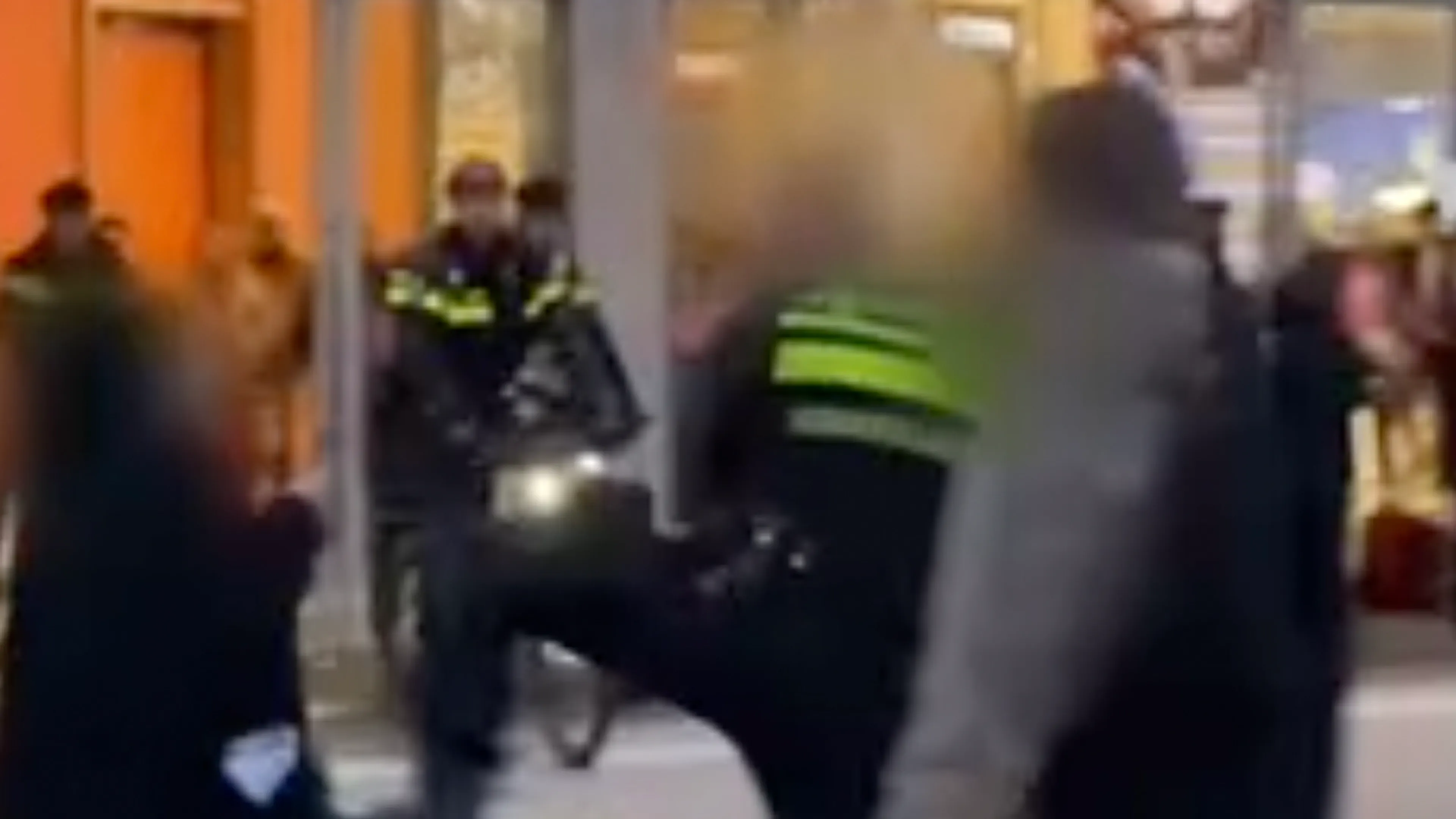 Politiechef reageert op geweldsincident onder Bollendak op stationsplein Utrecht