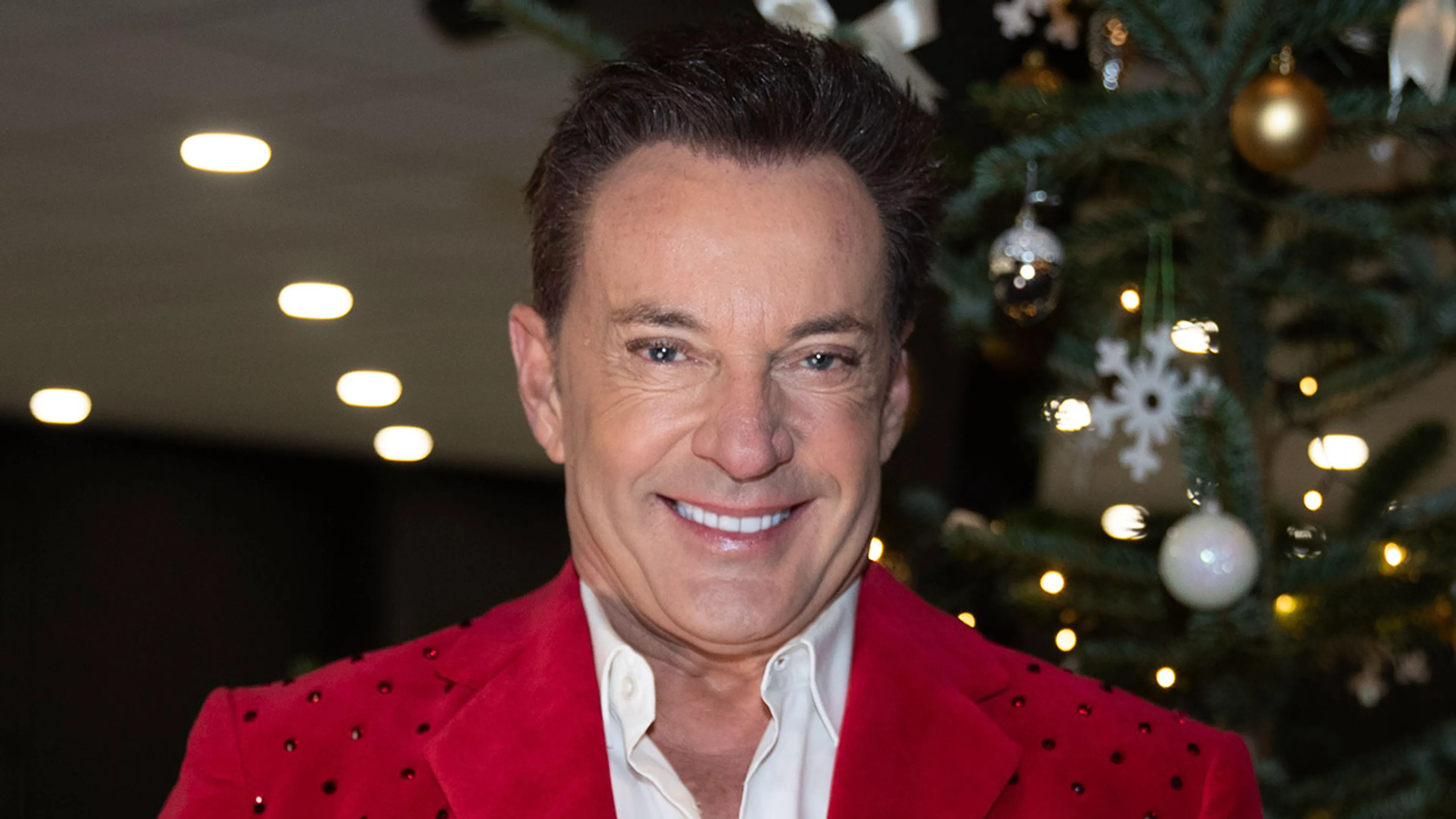 Gerard Joling jaagde op scheidsrechter bij VI-studio: ‘Hij had zijn fluit meegenomen’