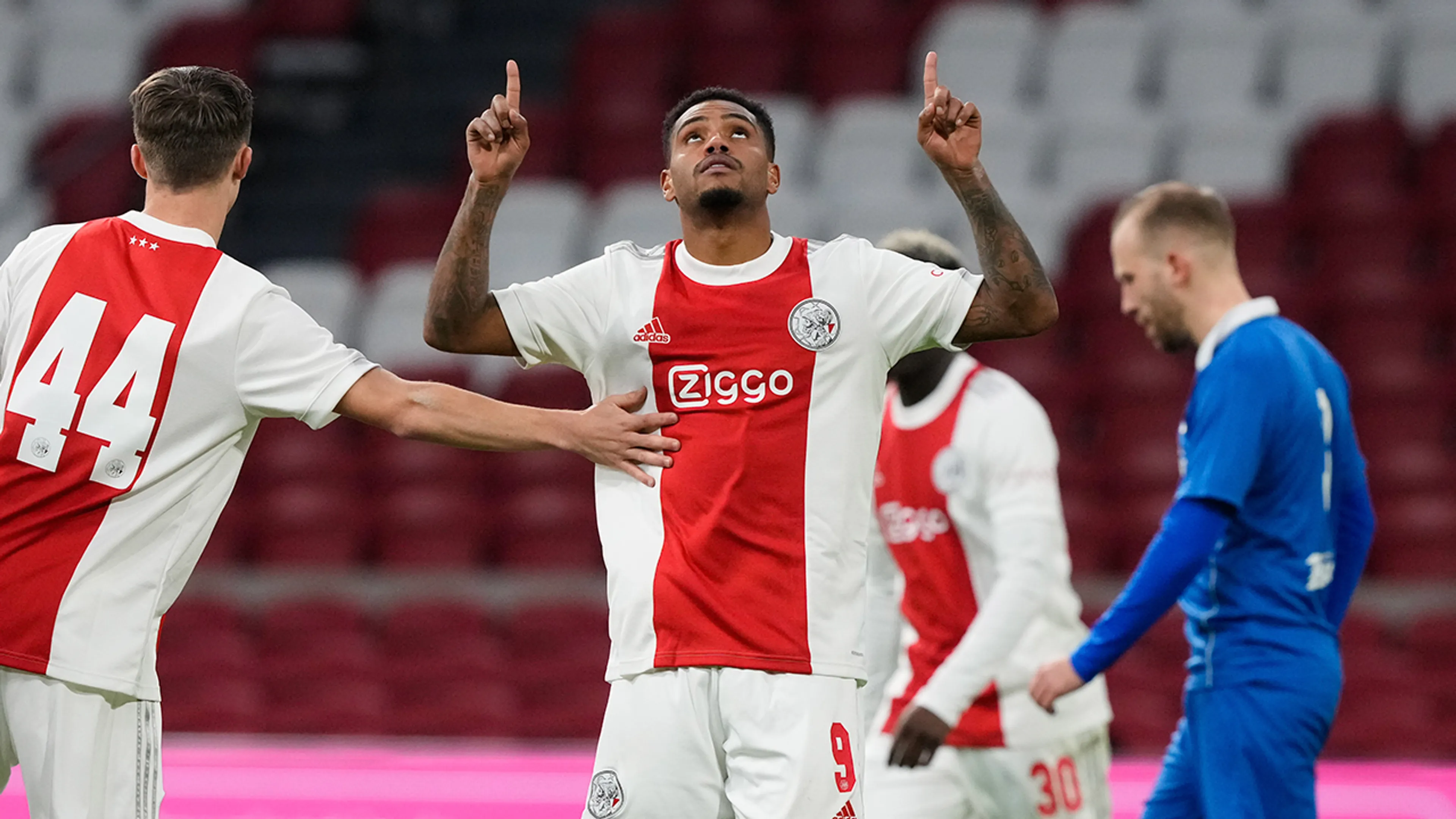 BVV Barendrecht houdt schade beperkt tegen pover Ajax