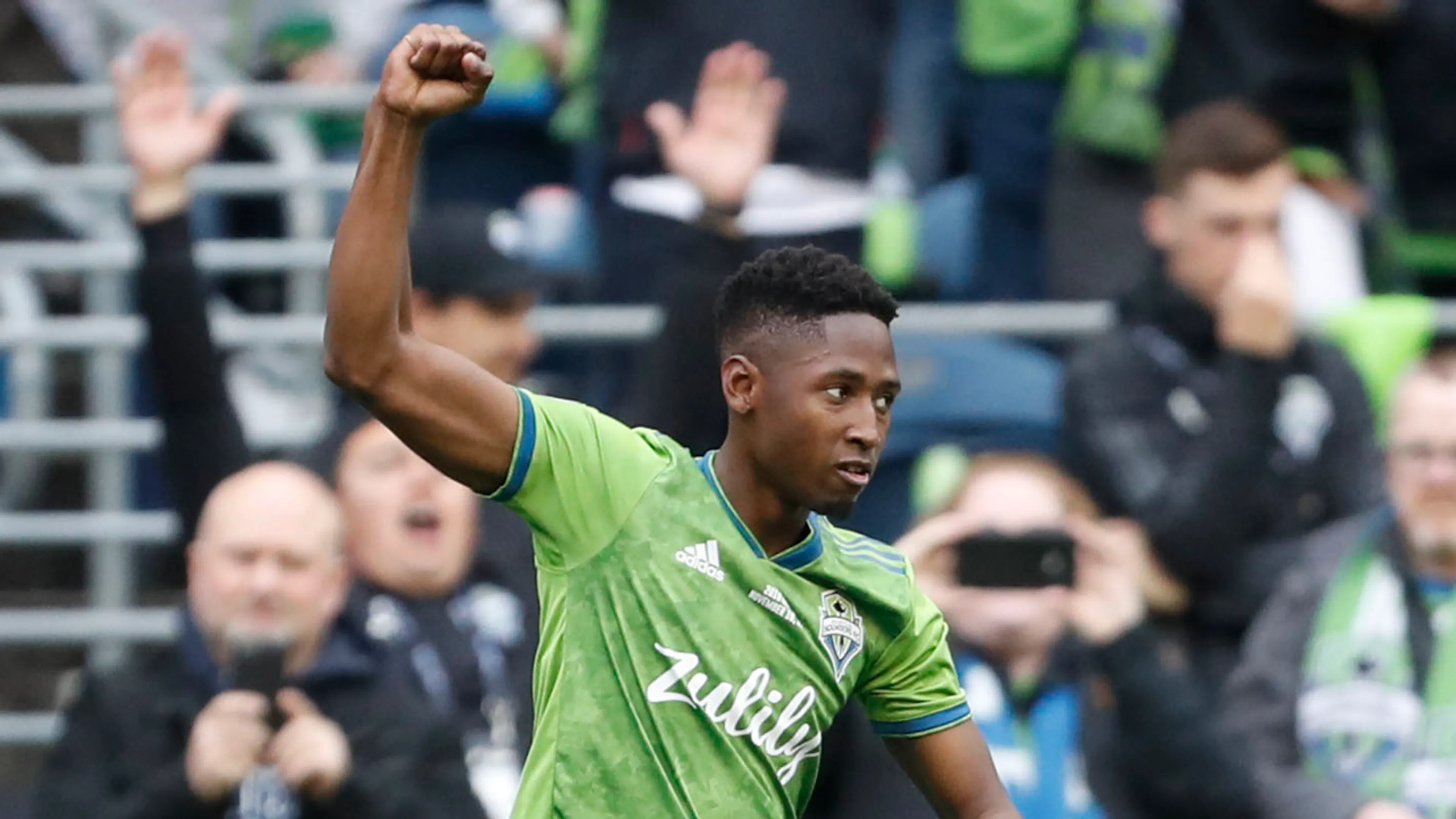 Leerdam leidt voetballers Seattle naar titel