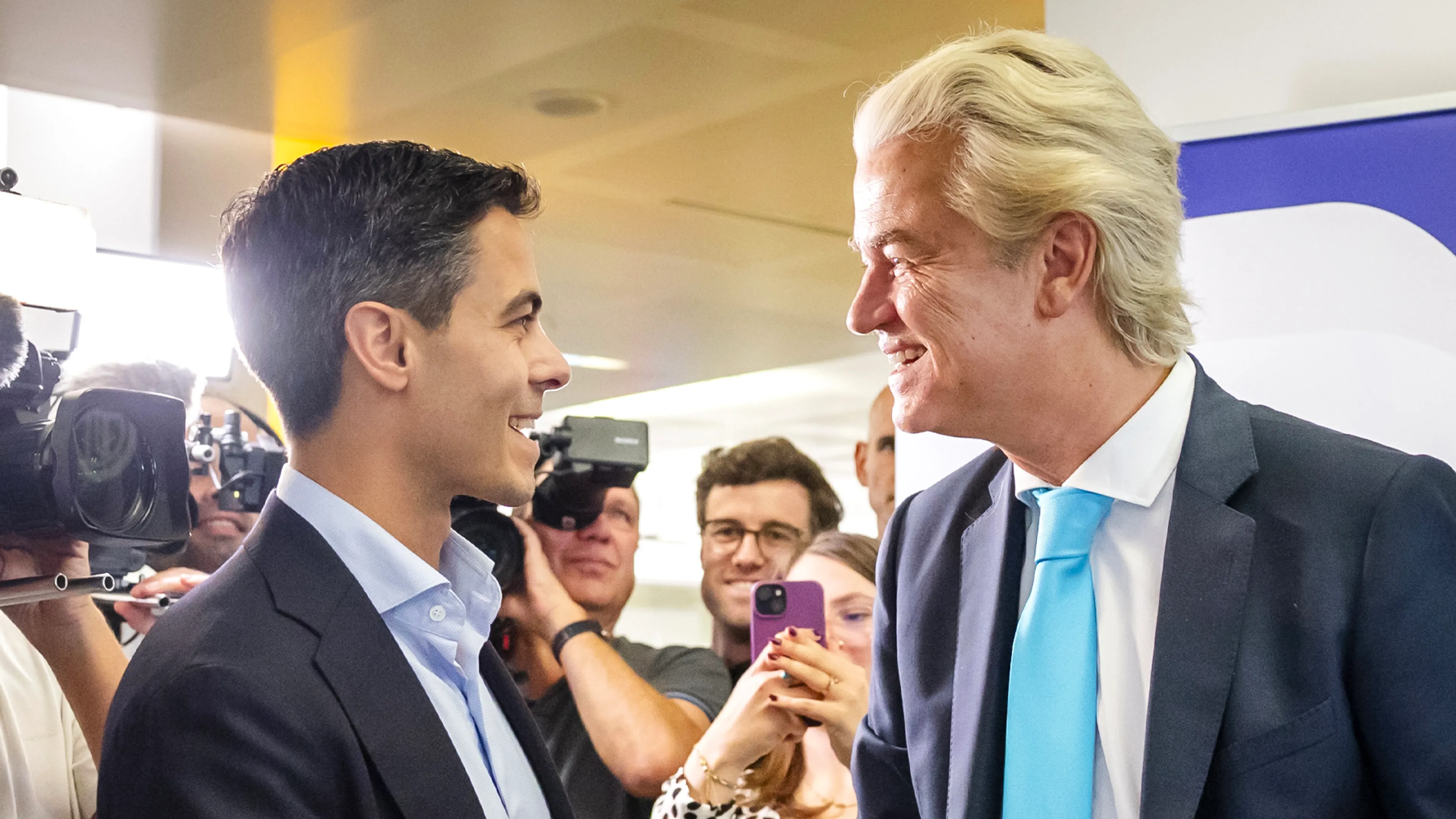 D66 en PVV blijven nek-aan-nek, PVV pakt nipte voorsprong