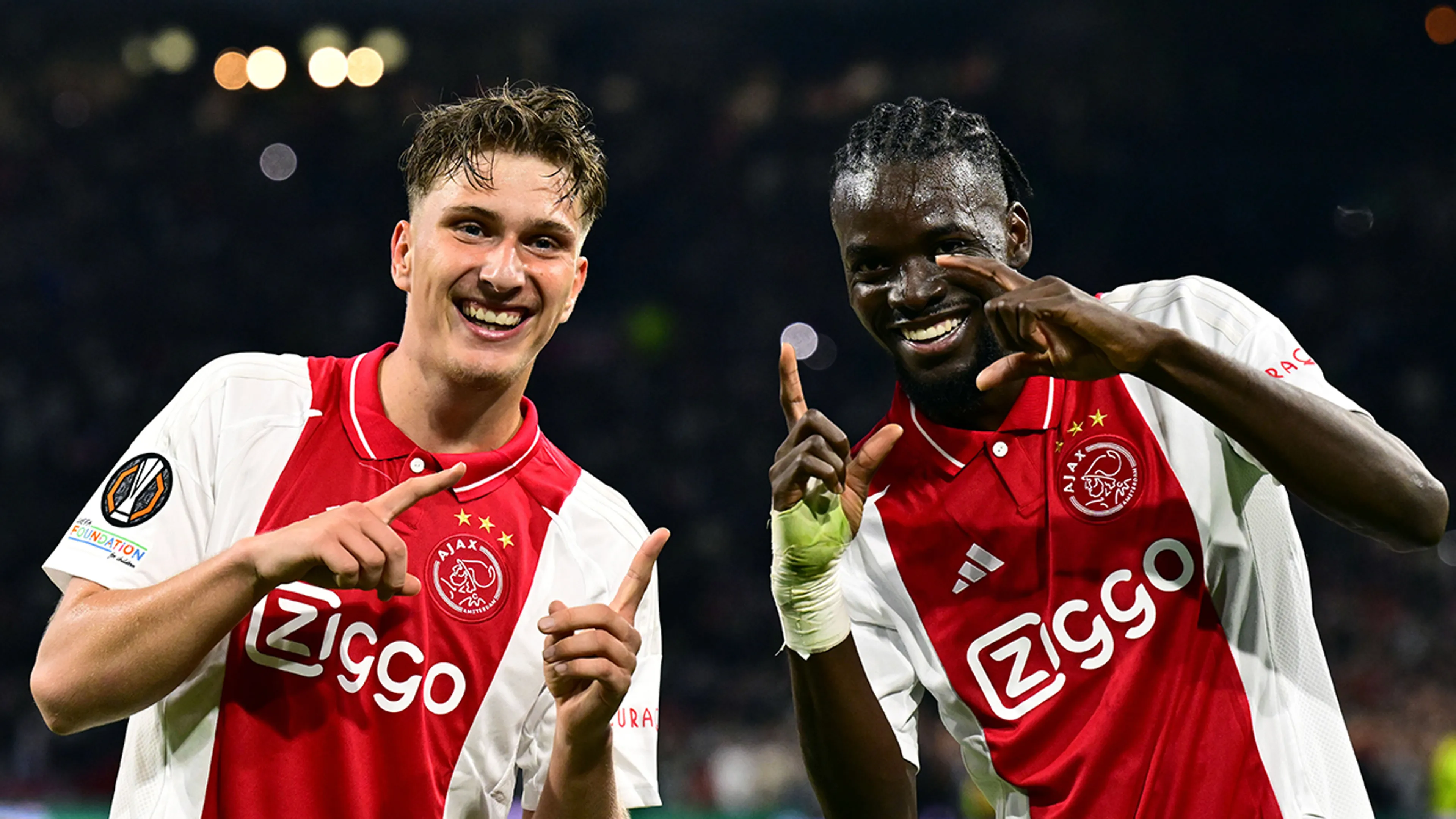 Ajax opent Europa League met ruime zege op Besiktas