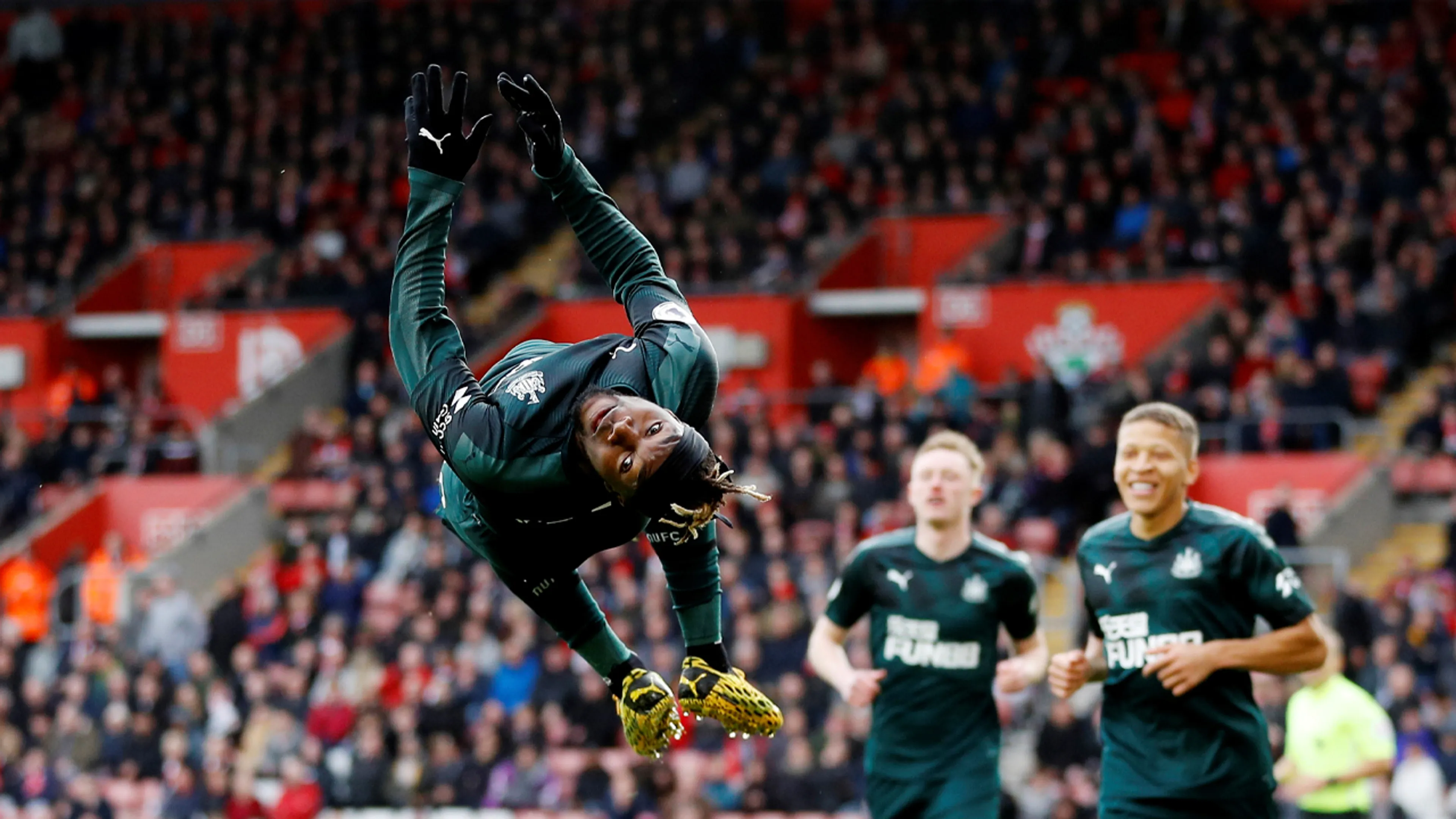 Newcastle-aanvaller Saint-Maximin spekt elke training de boetepot