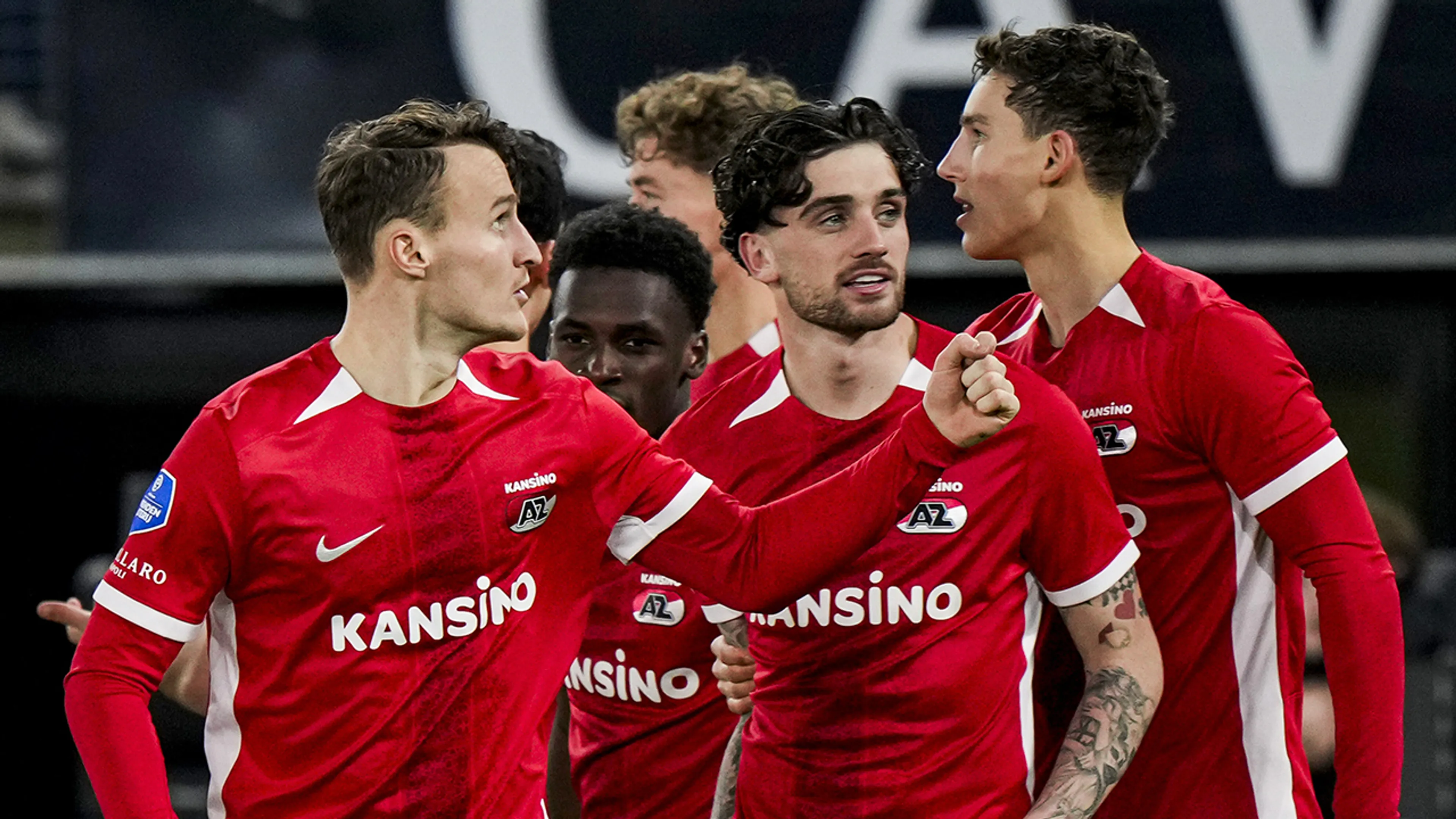 AZ klopt FC Twente en neemt vijfde plaats in Eredivisie over