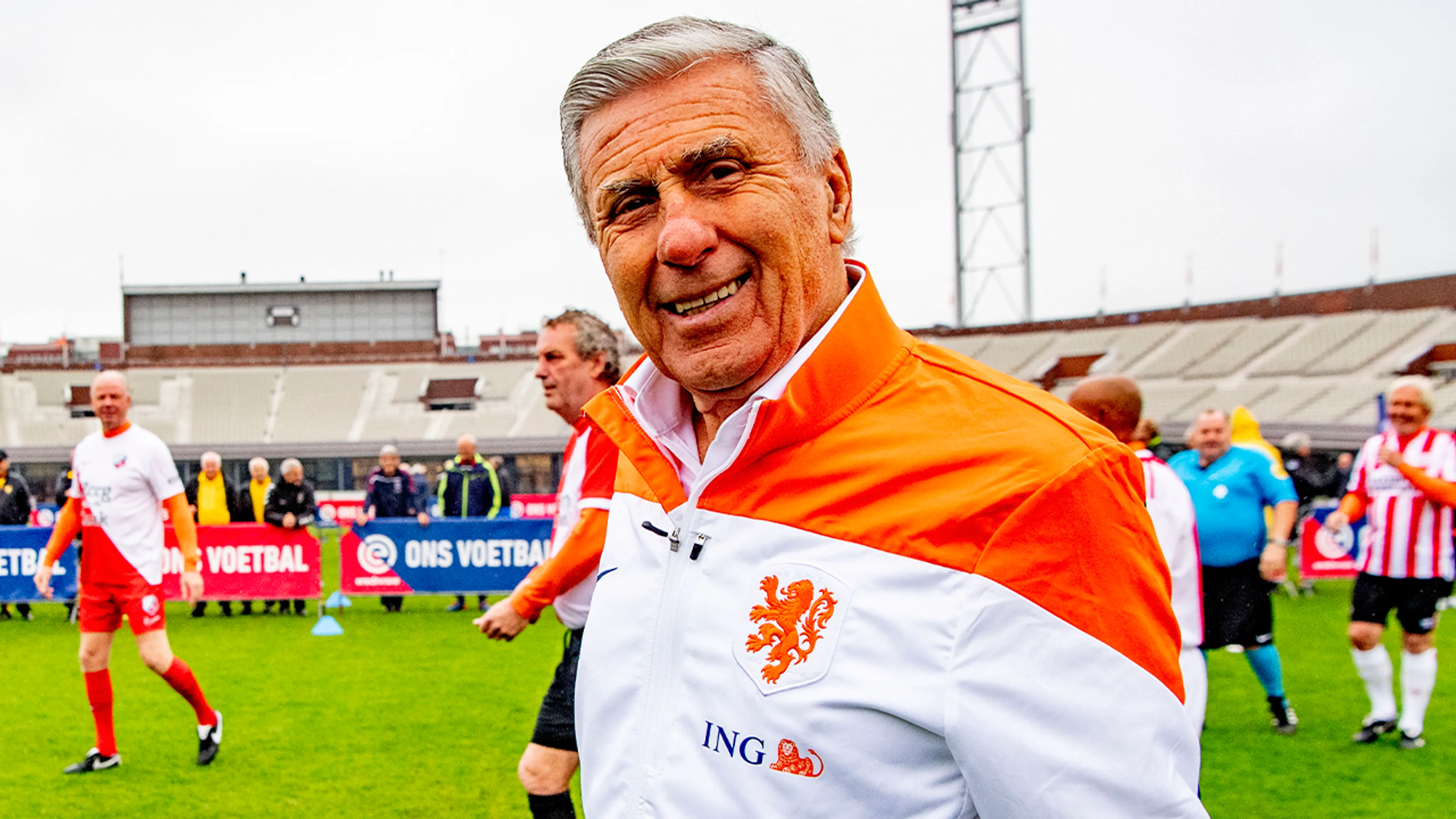Voor Sjaak is er één terechte kampioen: 'Ajax staat heel het seizoen bovenaan'