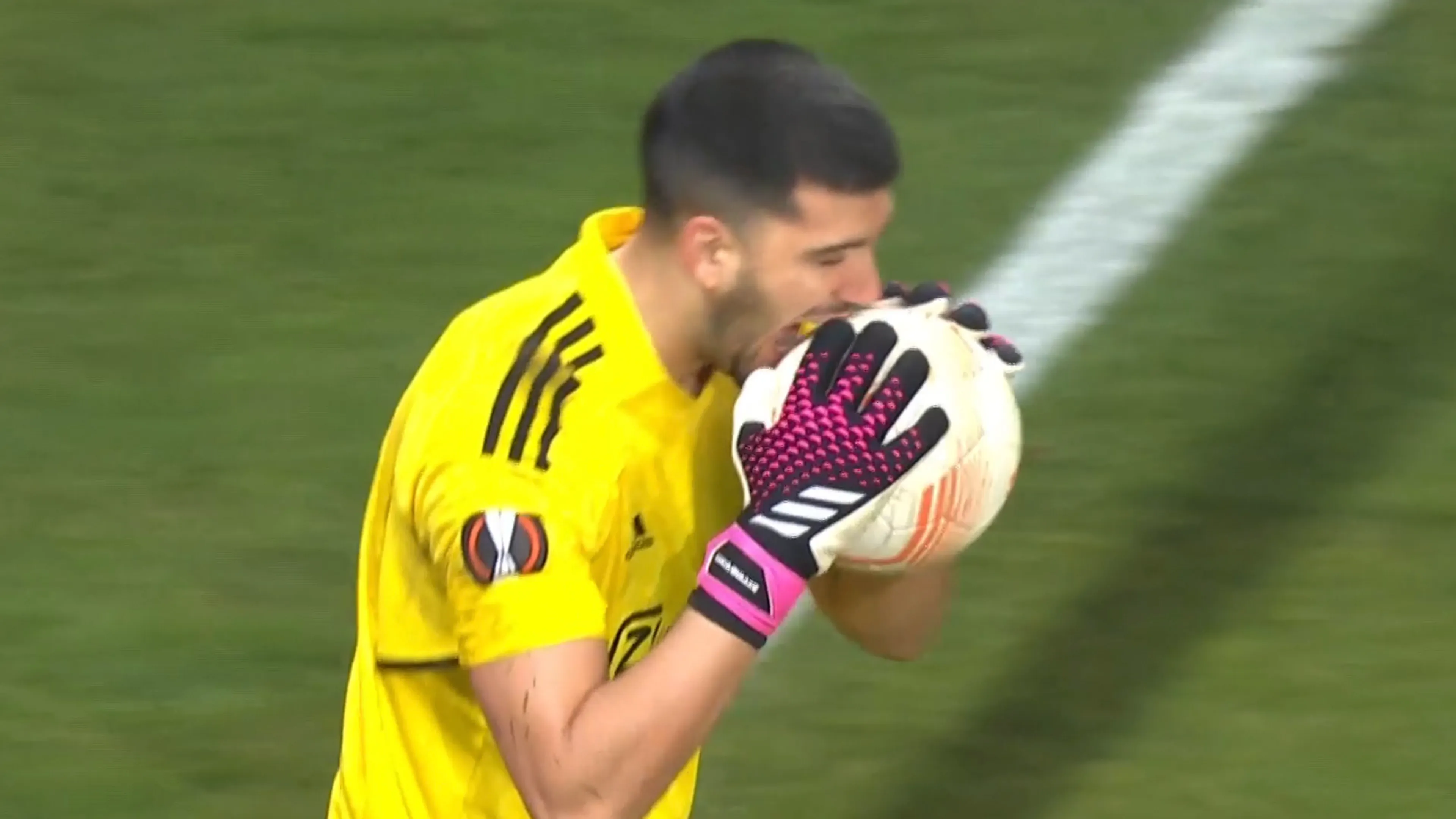 Videogoal: Juranovic verdubbelt voorsprong Union Berlin na blunder van Rulli
