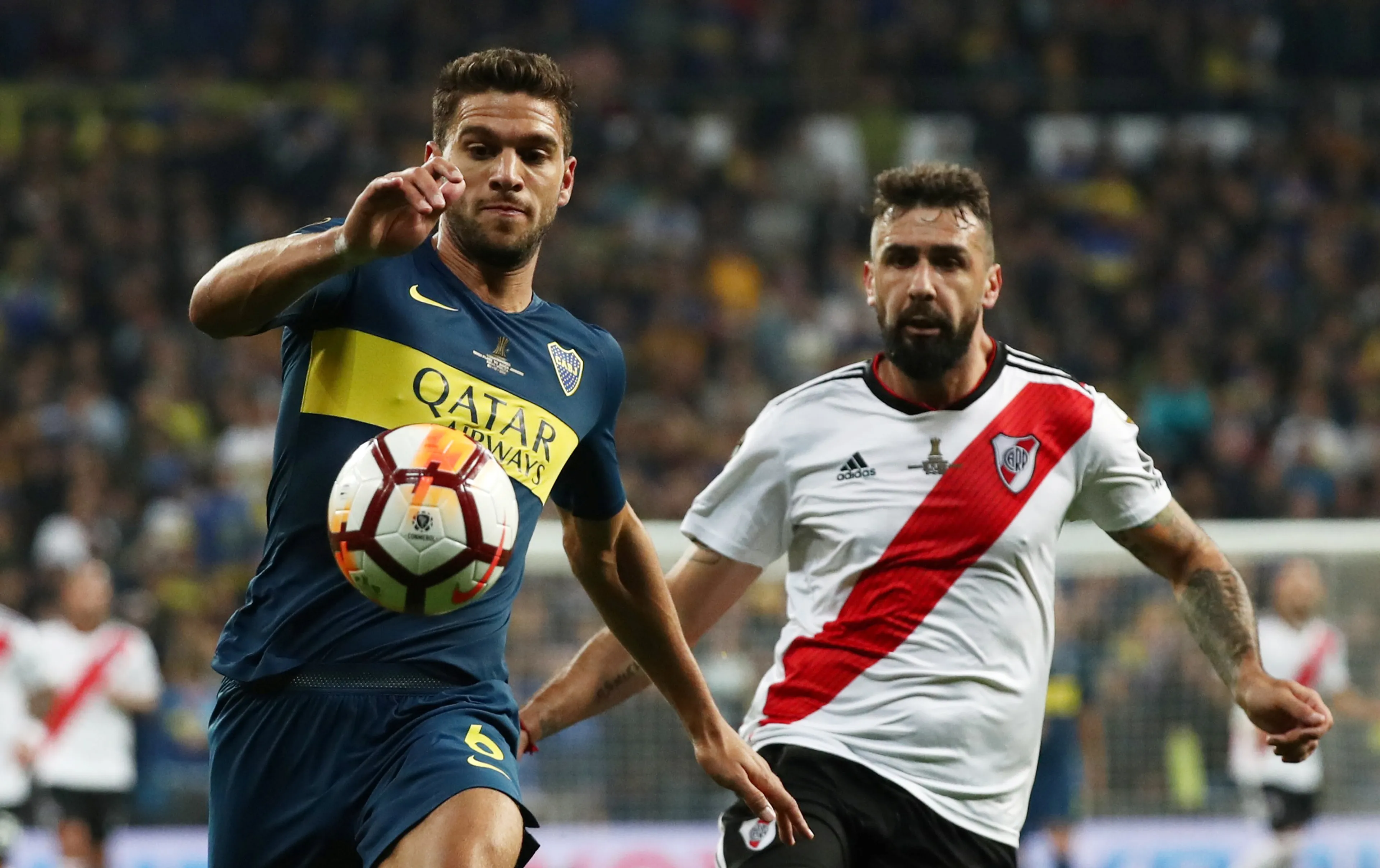 OFFICIEEL: Ajax contracteert Lisandro Magallán