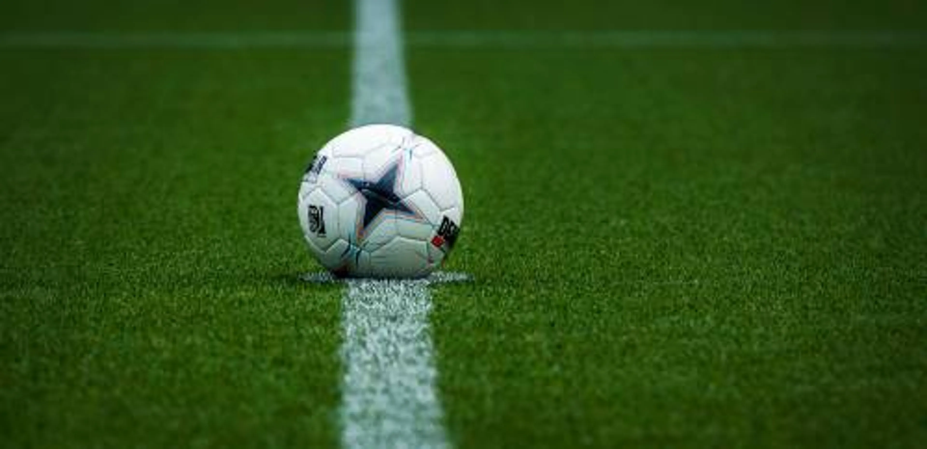 Oud-scheidsrechter Van Ravens (96) overleden