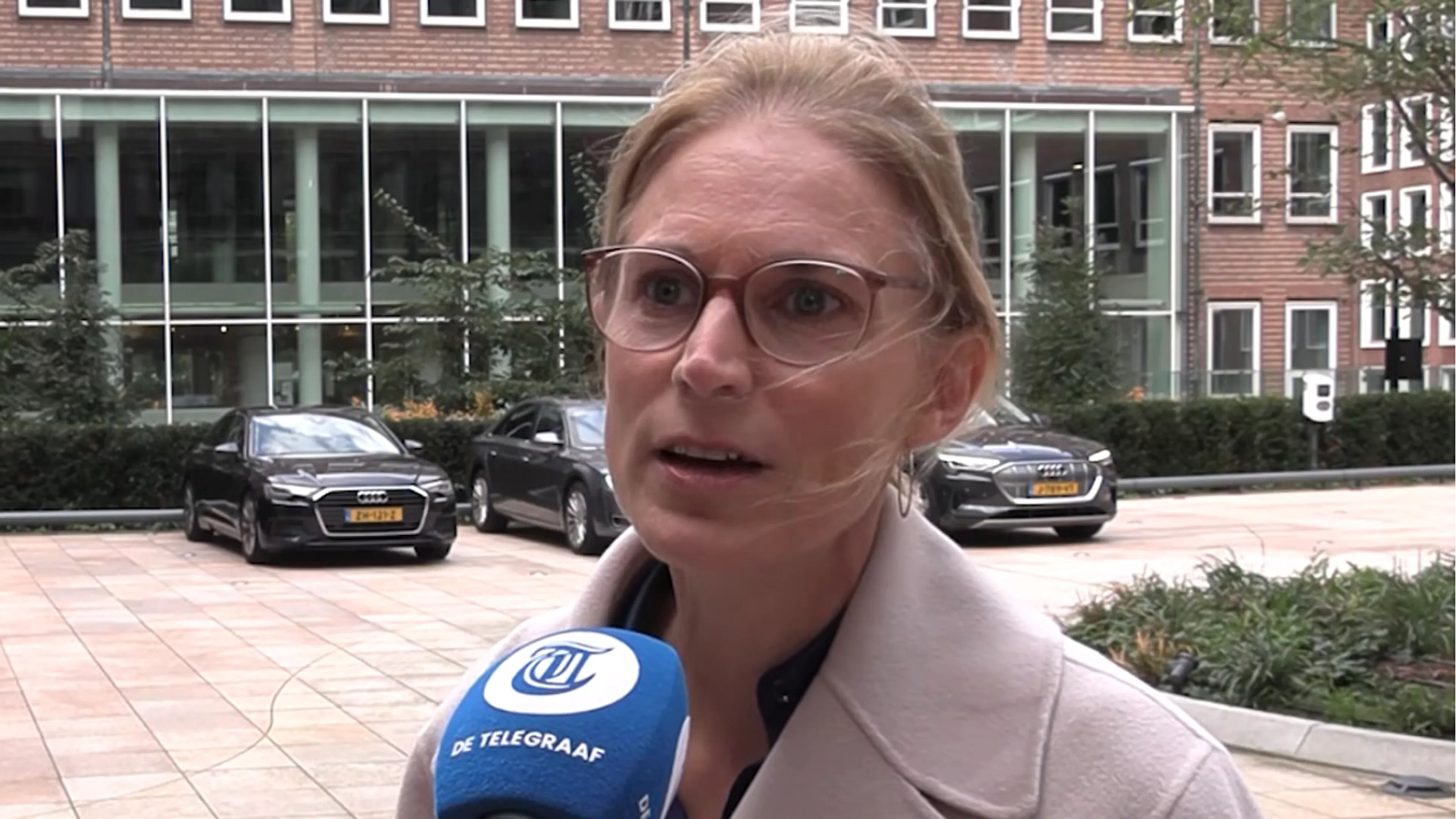 Video: woonminister geconfronteerd na ophef over starters: 'Heeft u spijt van uw formulering?'