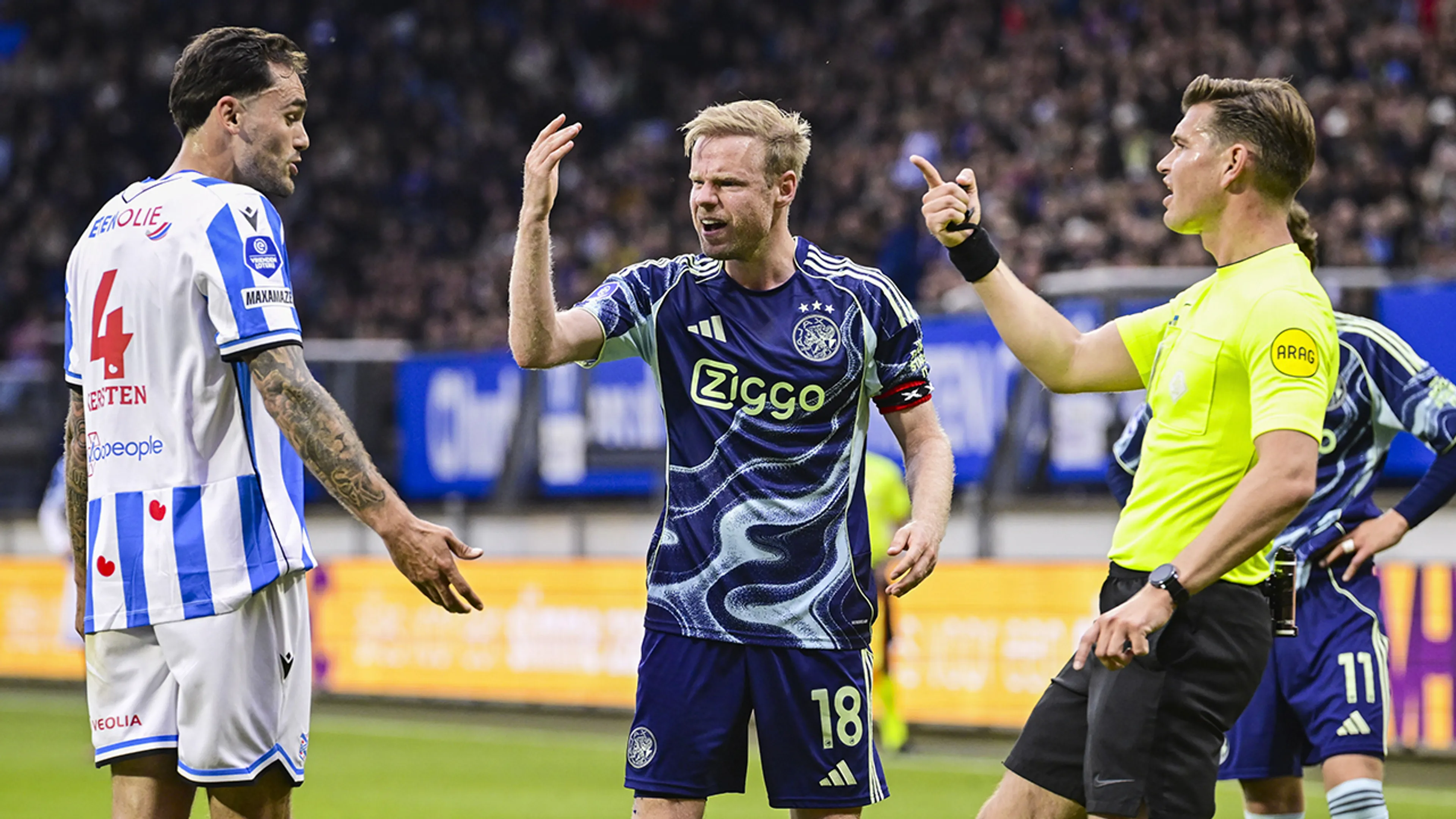 Ajax moet play-offs in voor Conference League na pijnlijk gelijkspel in Heerenveen