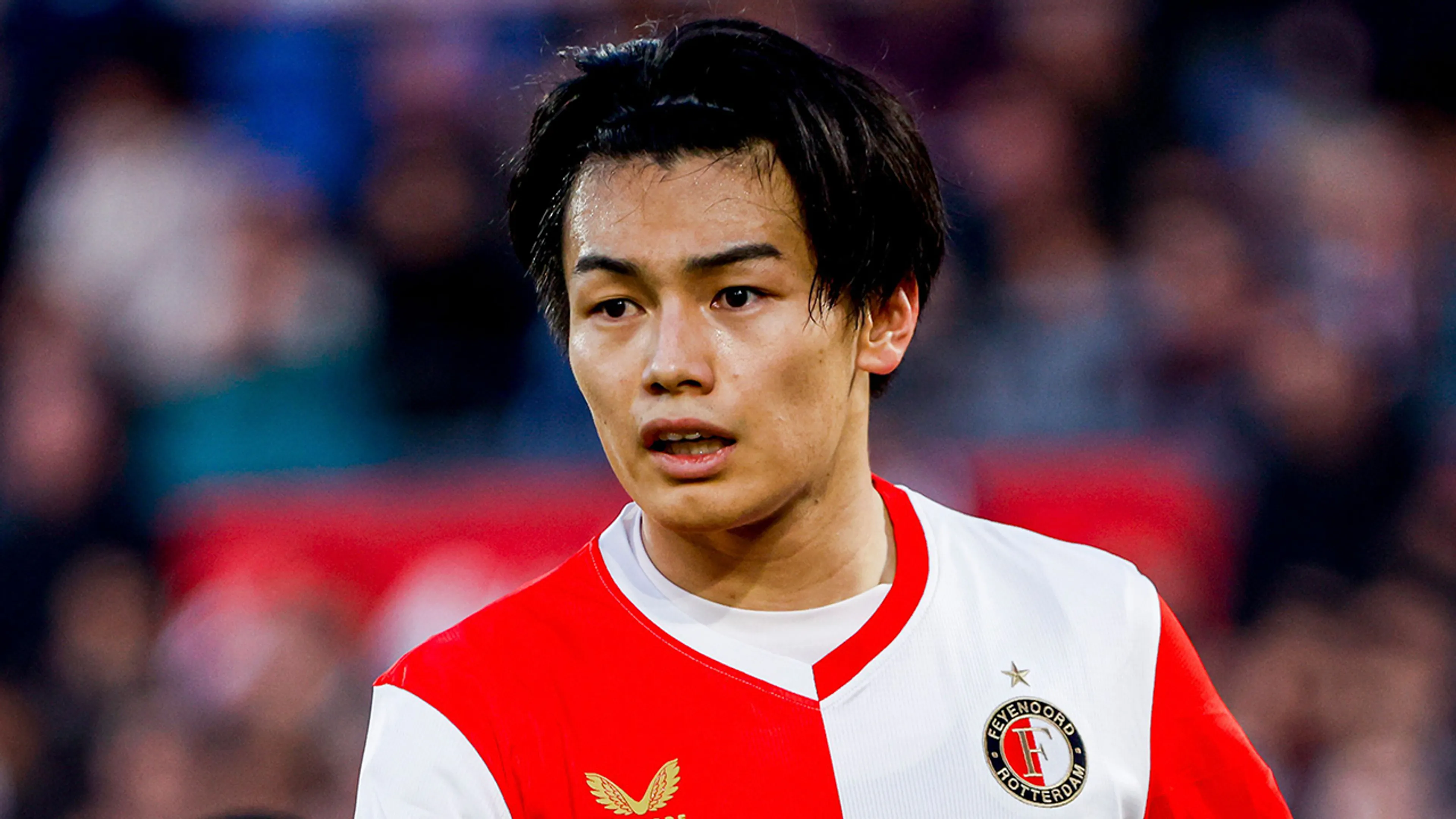 'Feyenoord ontvangt miljoenenbod op Ayase Ueda: forse winst lonkt voor Rotterdammers'